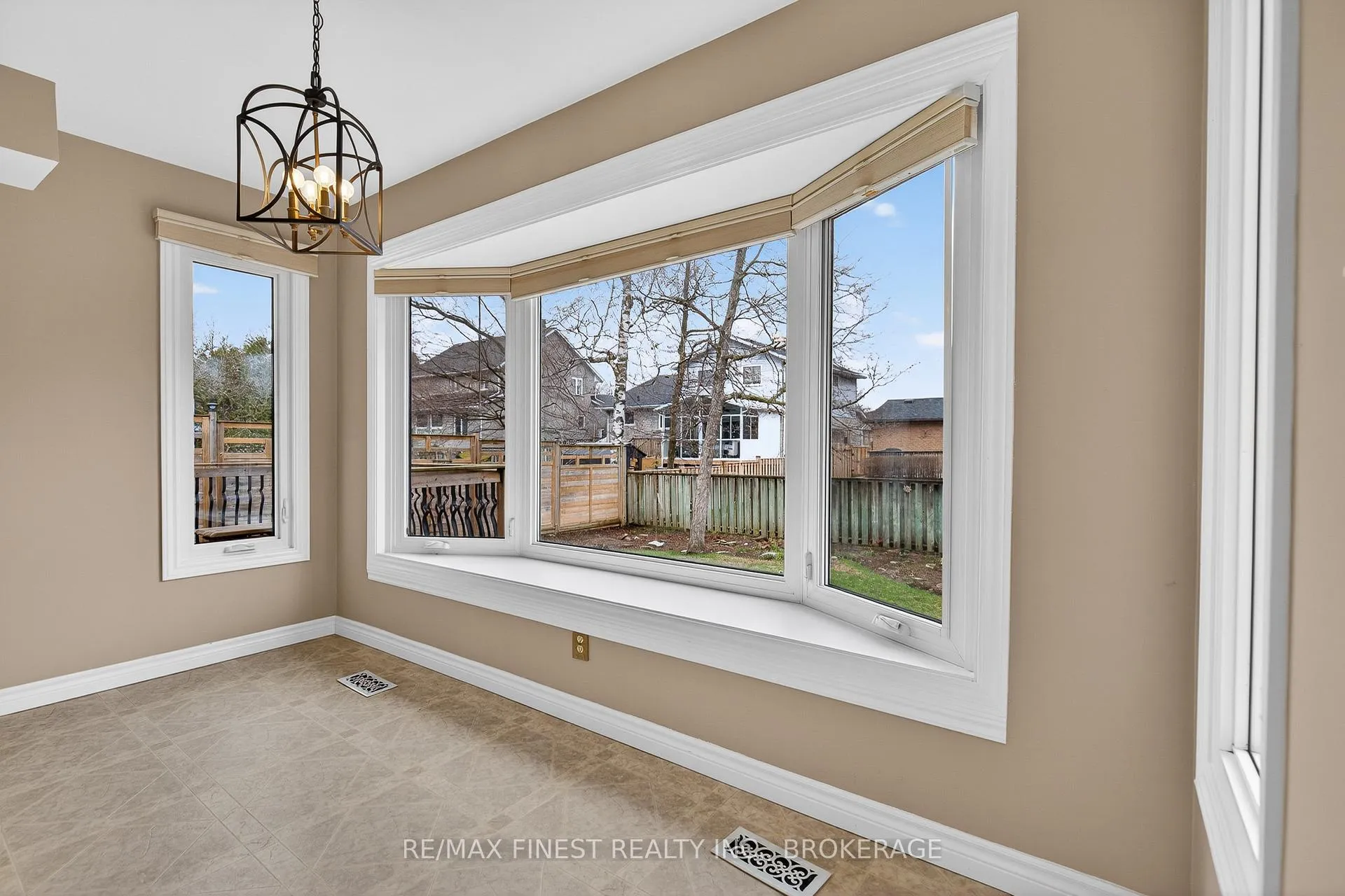 Photo 19 of 896 Ambleside Crescent, Kingston, North of Taylor-Kidd Blvd — HOMEH