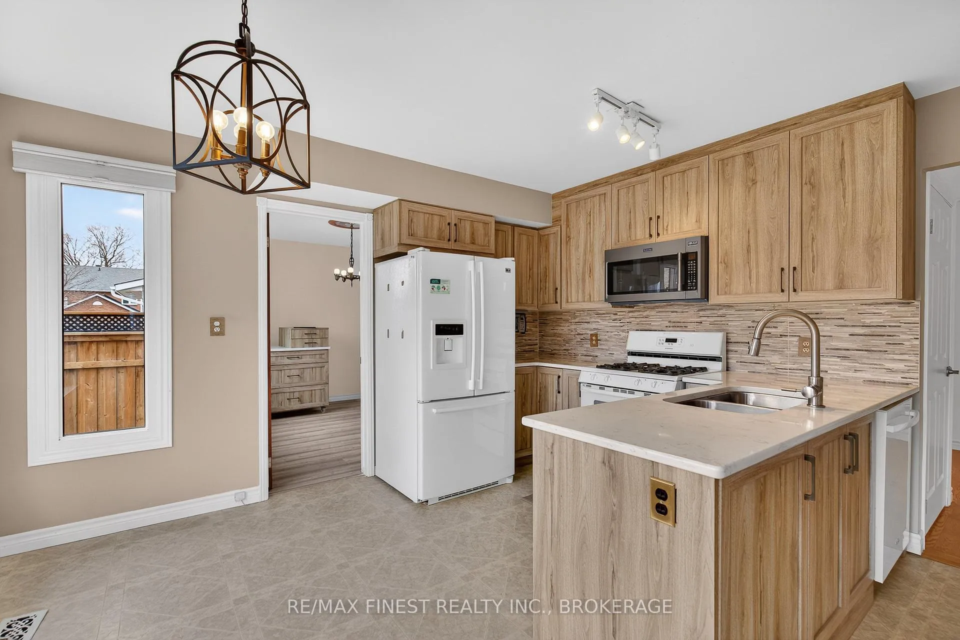 Photo 22 of 896 Ambleside Crescent, Kingston, North of Taylor-Kidd Blvd — HOMEH