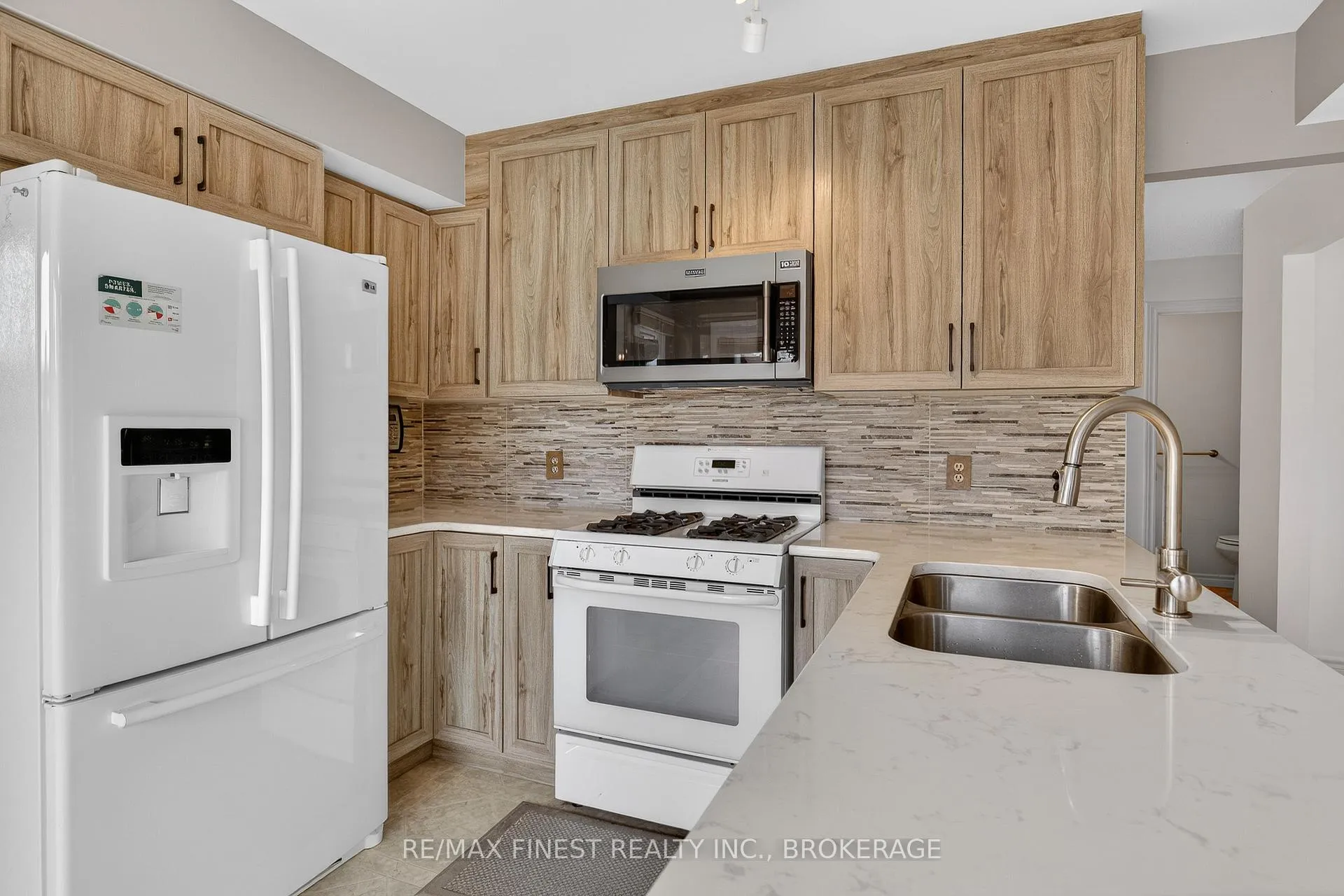 Photo 23 of 896 Ambleside Crescent, Kingston, North of Taylor-Kidd Blvd — HOMEH