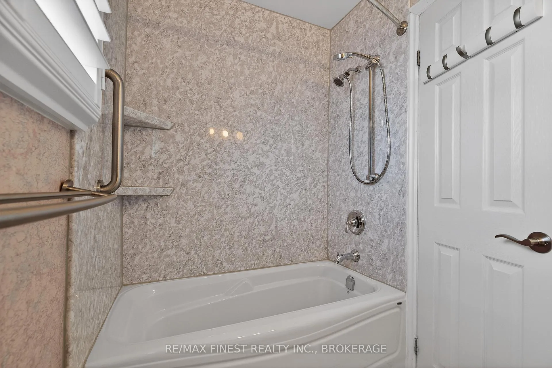 Photo 36 of 896 Ambleside Crescent, Kingston, North of Taylor-Kidd Blvd — HOMEH