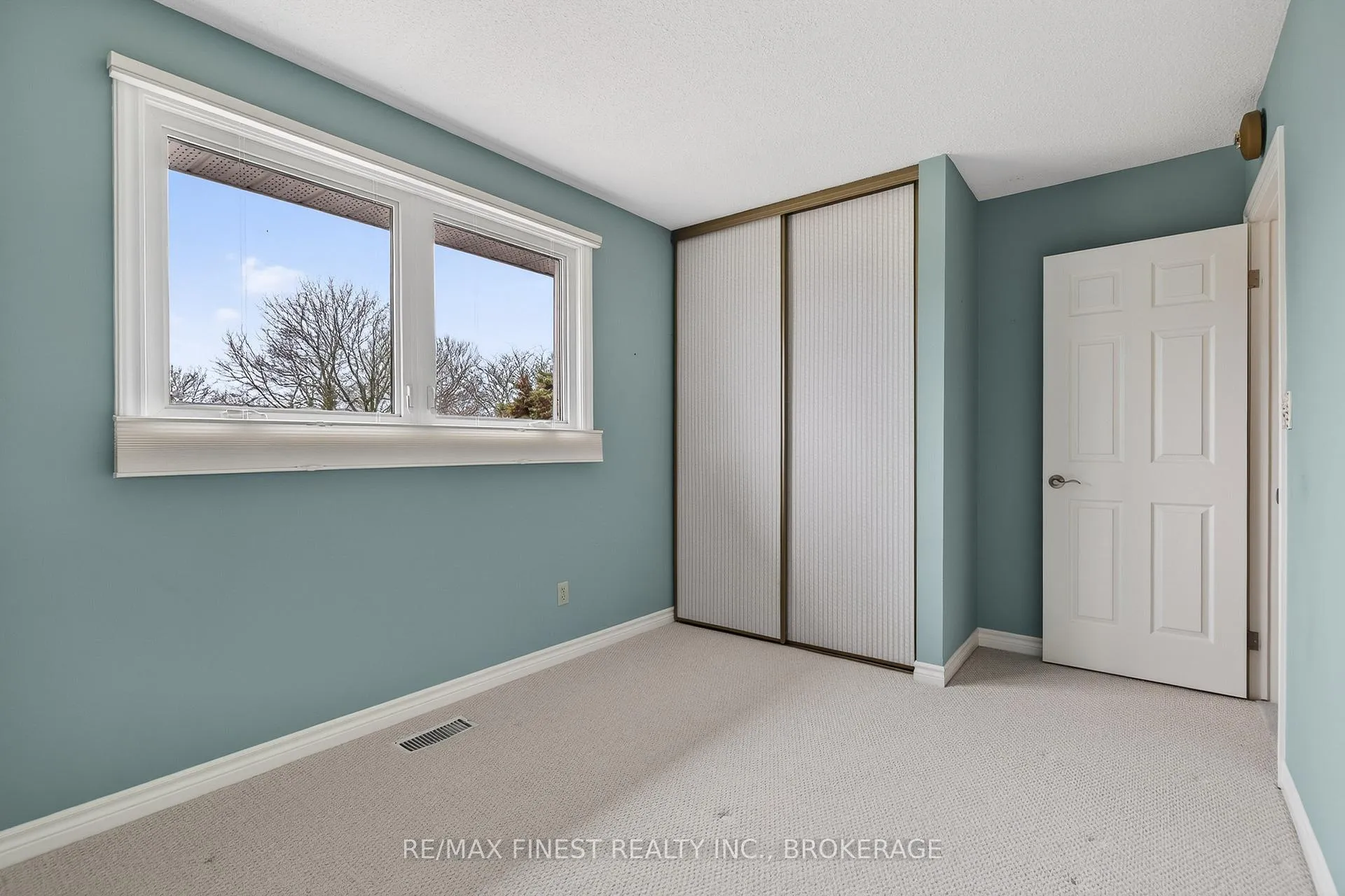 Photo 39 of 896 Ambleside Crescent, Kingston, North of Taylor-Kidd Blvd — HOMEH