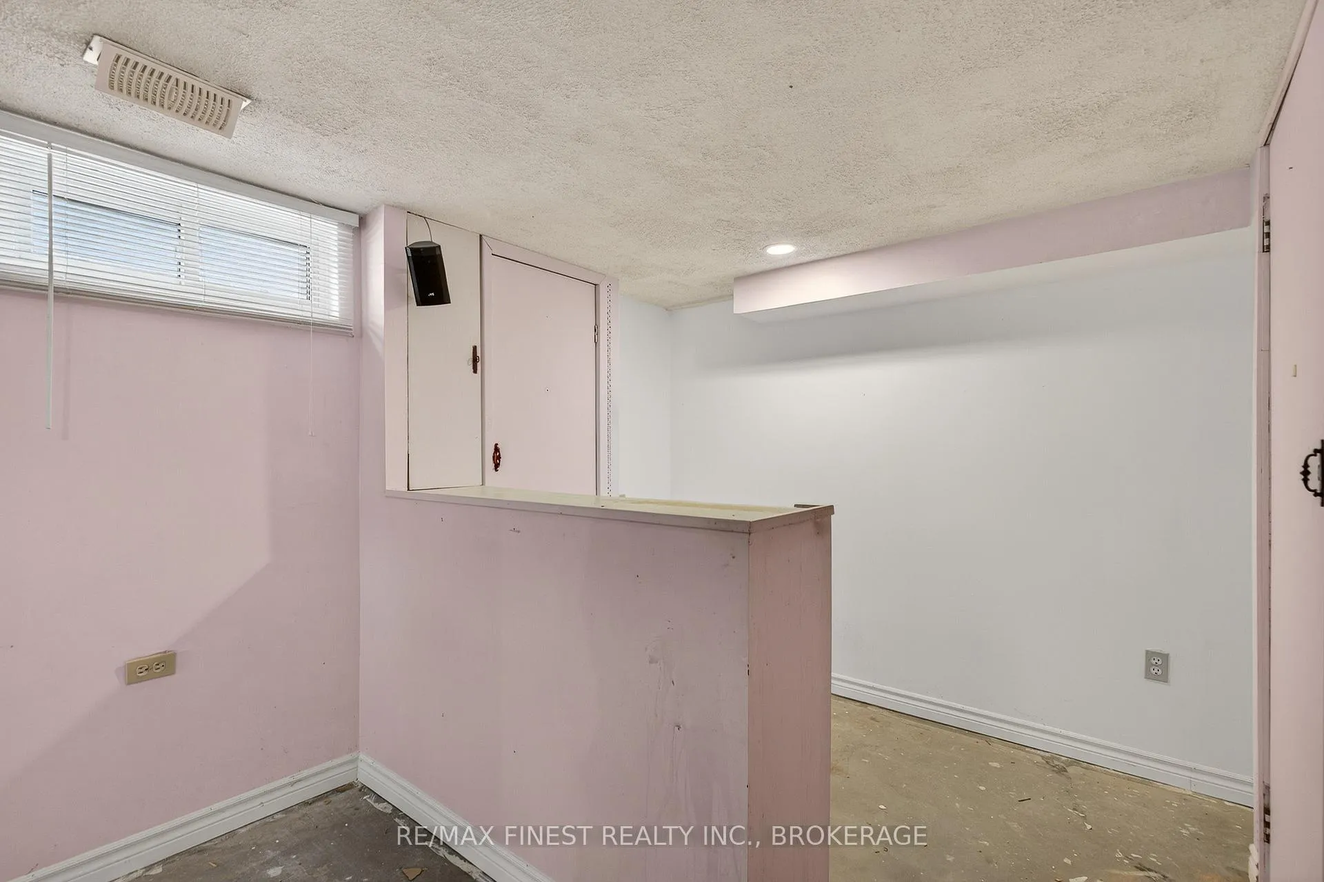Photo 48 of 896 Ambleside Crescent, Kingston, North of Taylor-Kidd Blvd — HOMEH