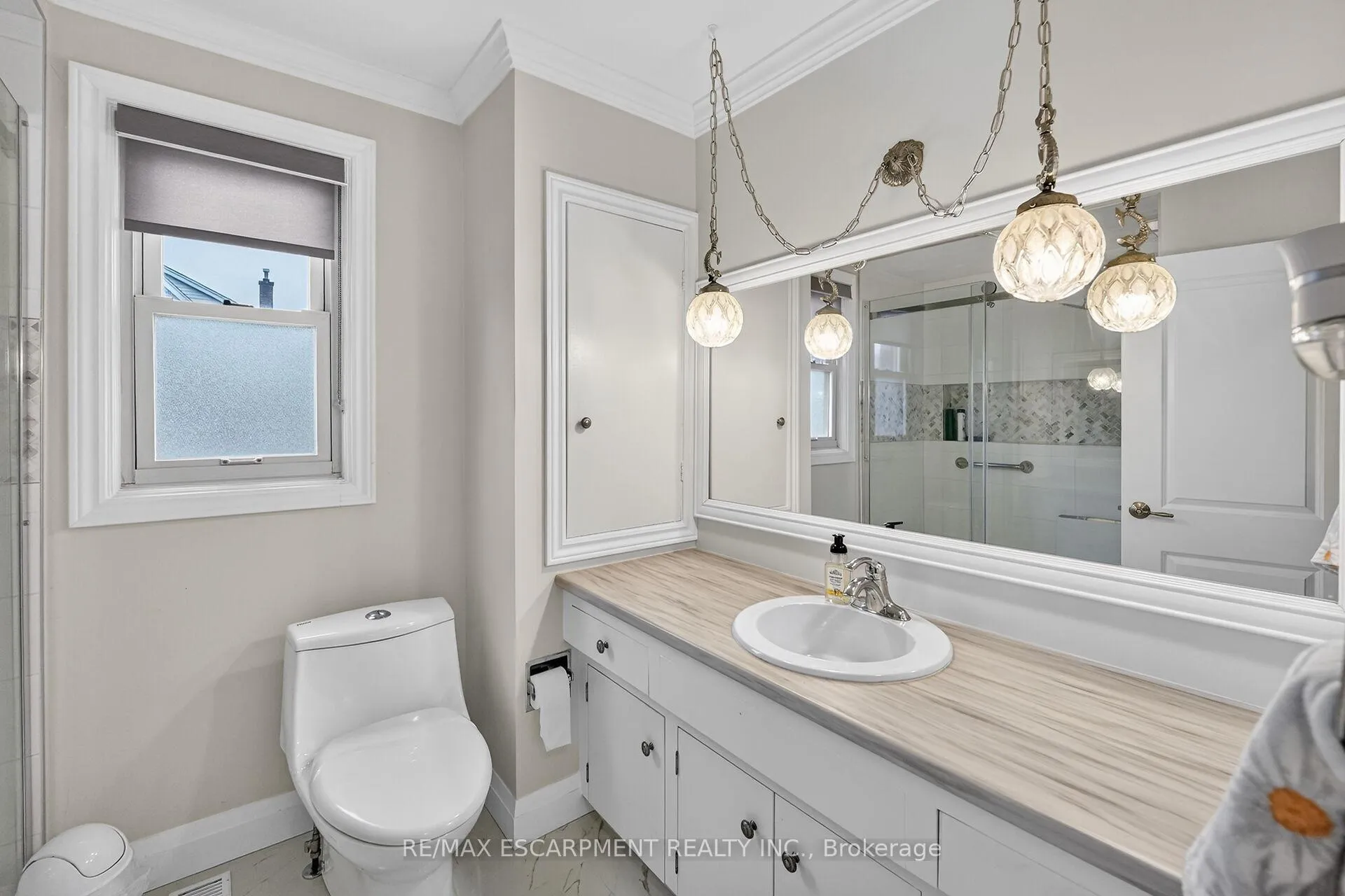 Photo 10 of 56 West 1st Street, Hamilton, Buchanan — HOMEH