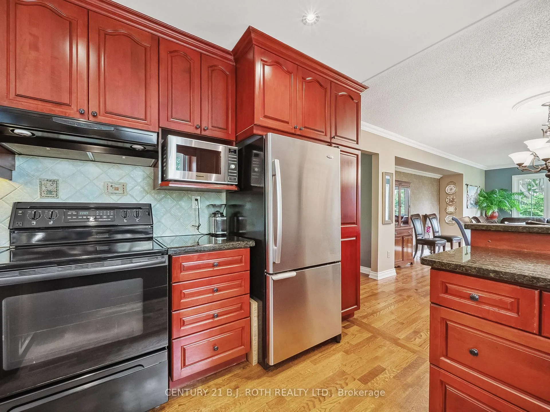 Photo 11 of 18 Claypine Trail, Brampton, Brampton North — HOMEH
