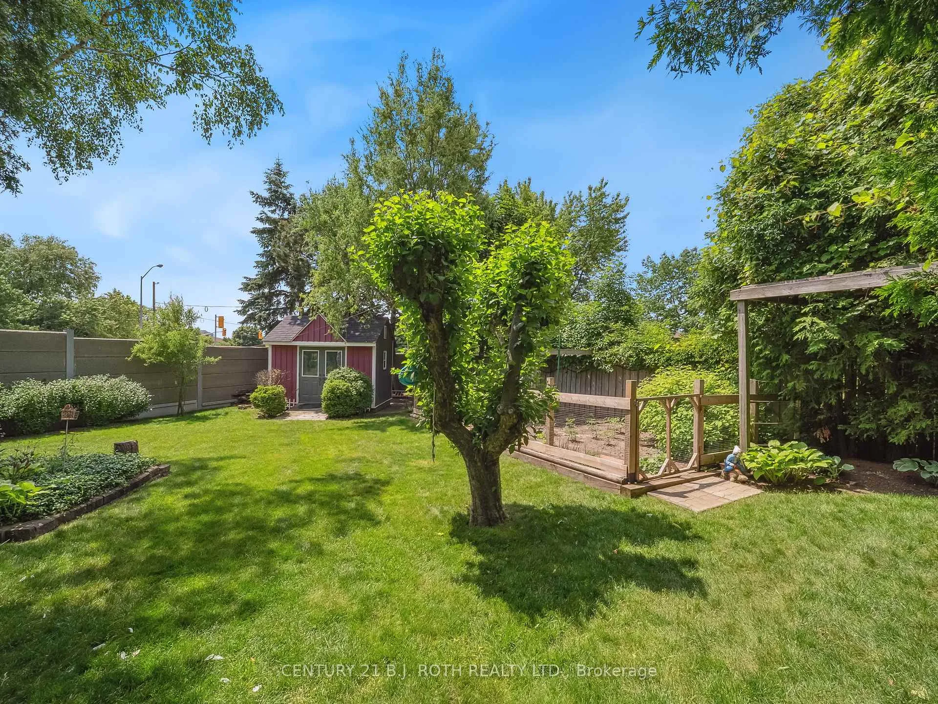 Photo 39 of 18 Claypine Trail, Brampton, Brampton North — HOMEH