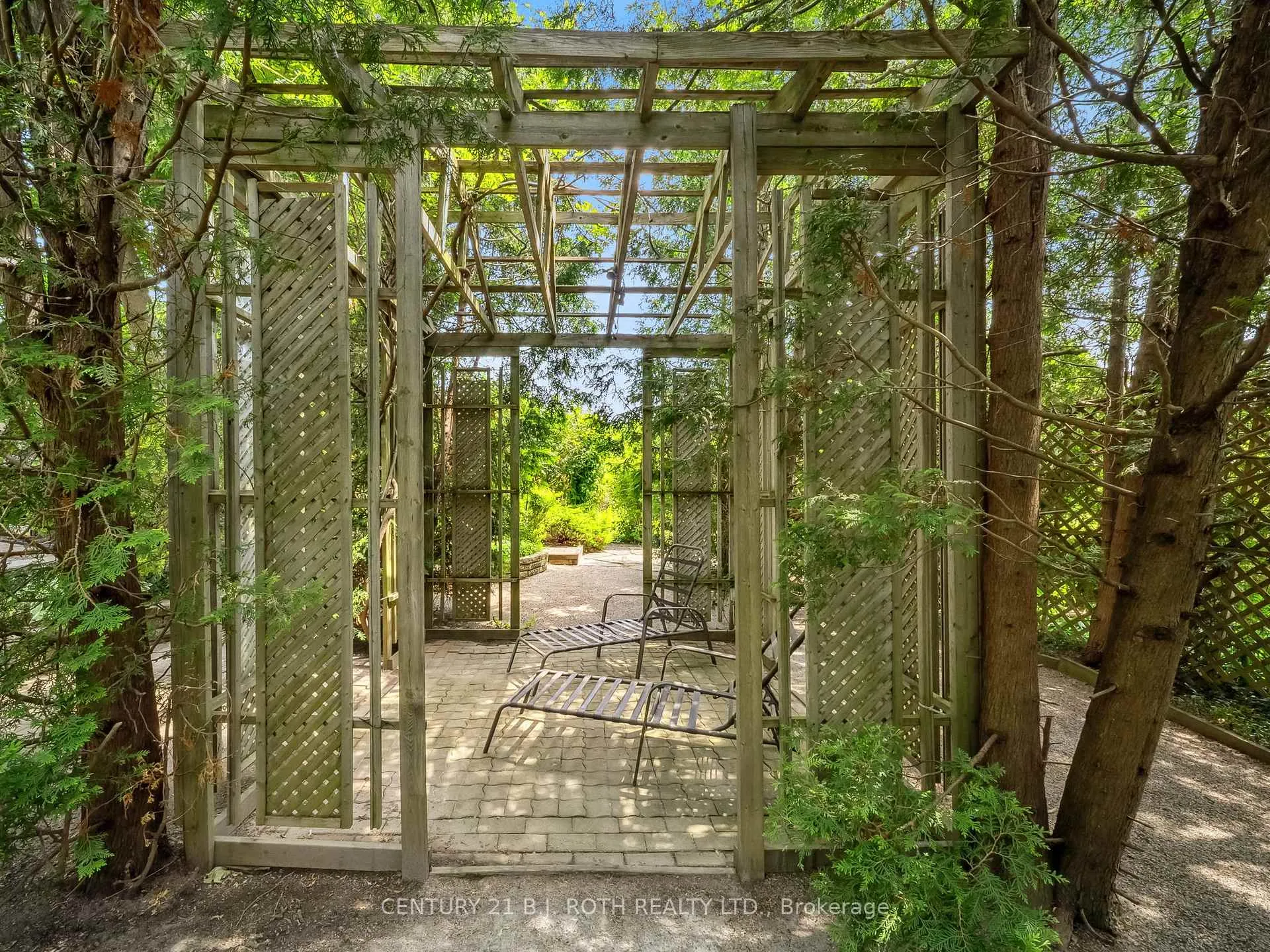 Photo 40 of 18 Claypine Trail, Brampton, Brampton North — HOMEH