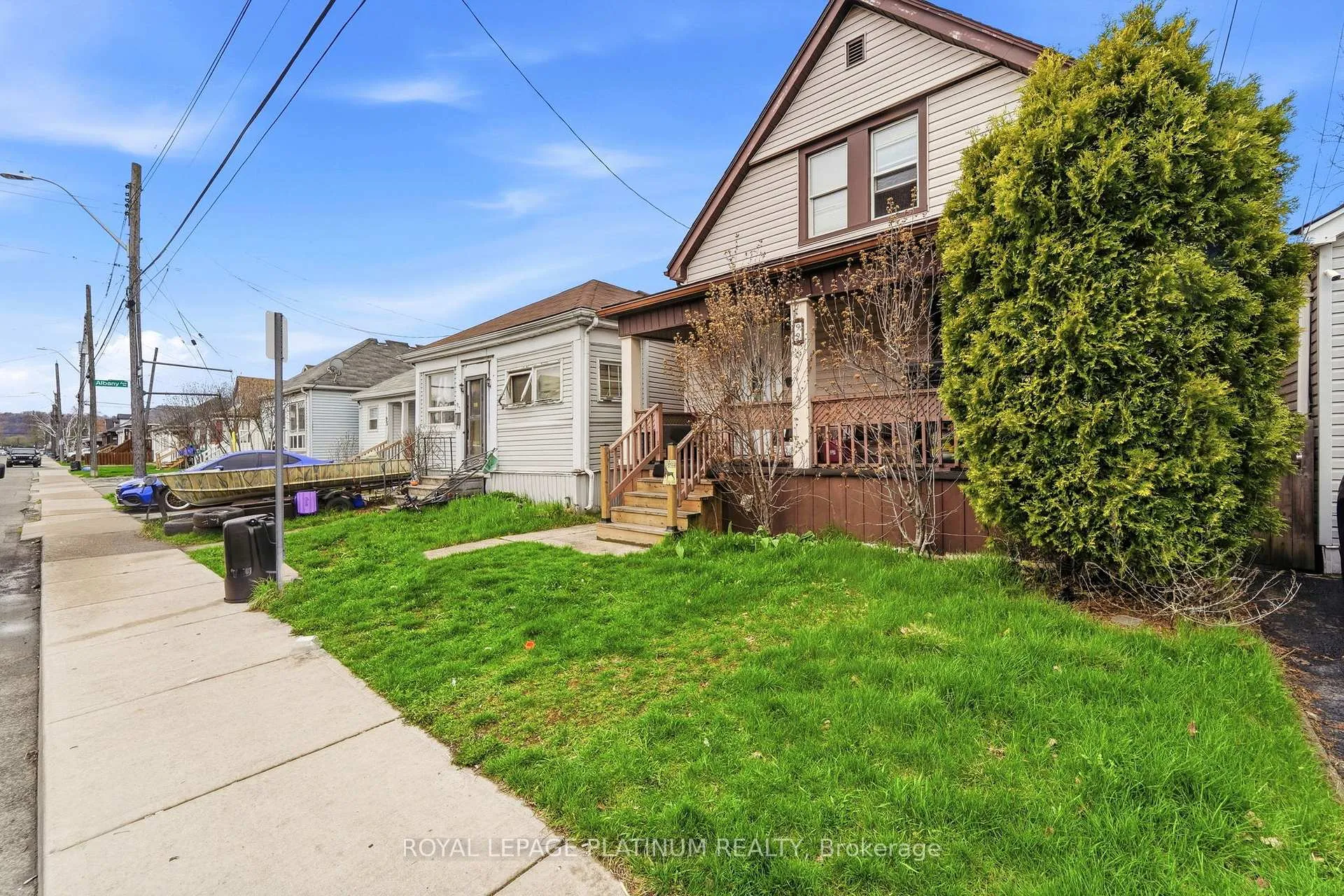 Photo 3 of 99 Robins Avenue, Hamilton, Crown Point — HOMEH