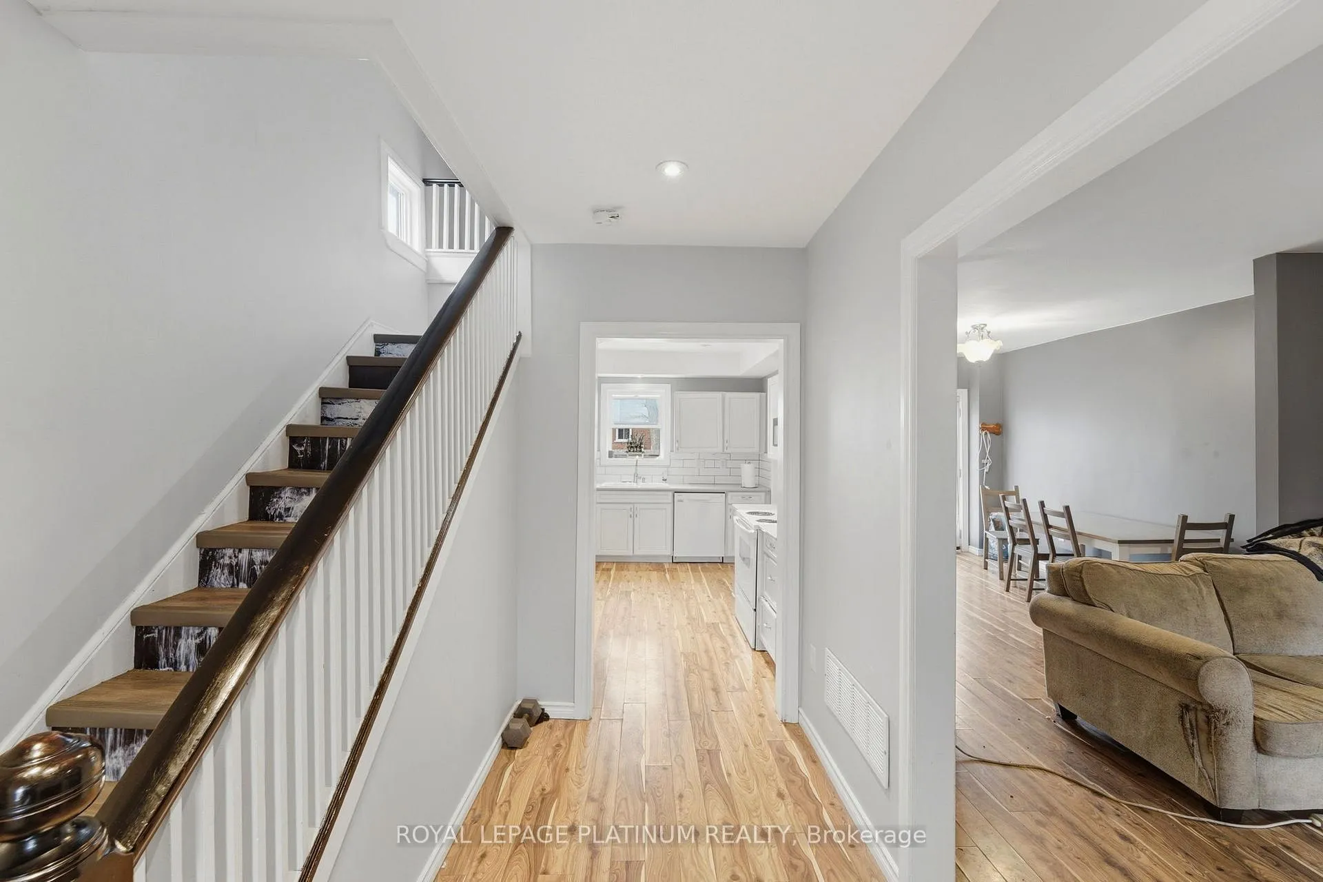 Photo 4 of 99 Robins Avenue, Hamilton, Crown Point — HOMEH