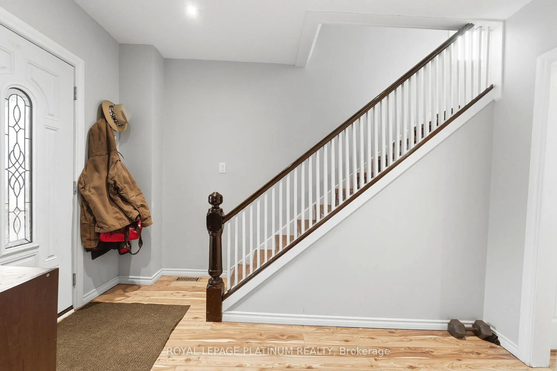 Photo 5 of 99 Robins Avenue, Hamilton, Crown Point — HOMEH