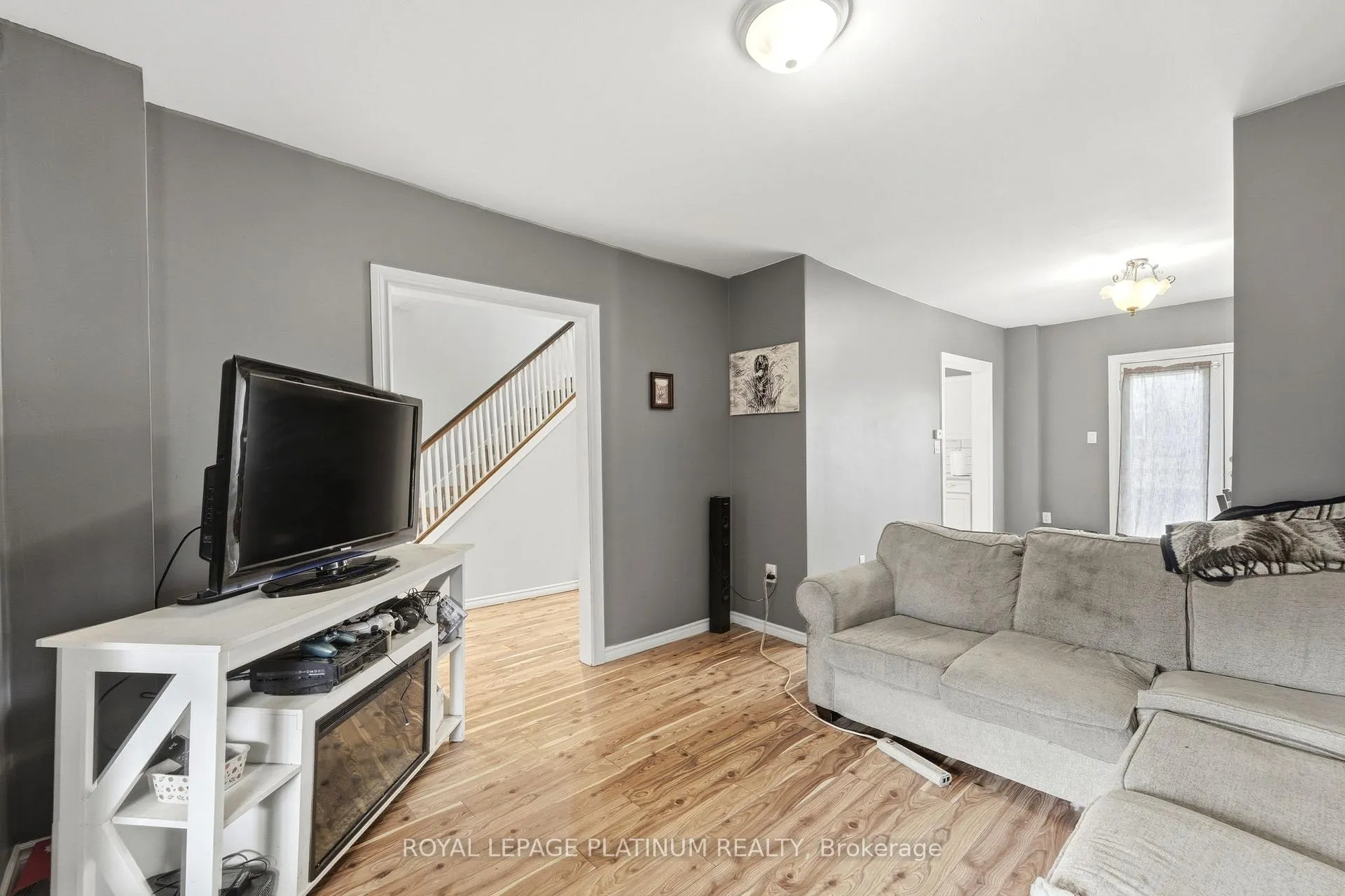 Photo 7 of 99 Robins Avenue, Hamilton, Crown Point — HOMEH