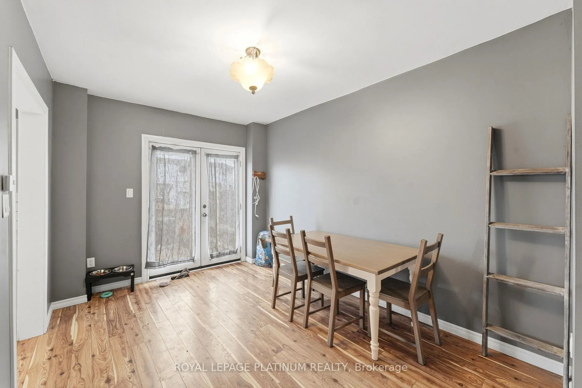 Photo 12 of 99 Robins Avenue, Hamilton, Crown Point — HOMEH