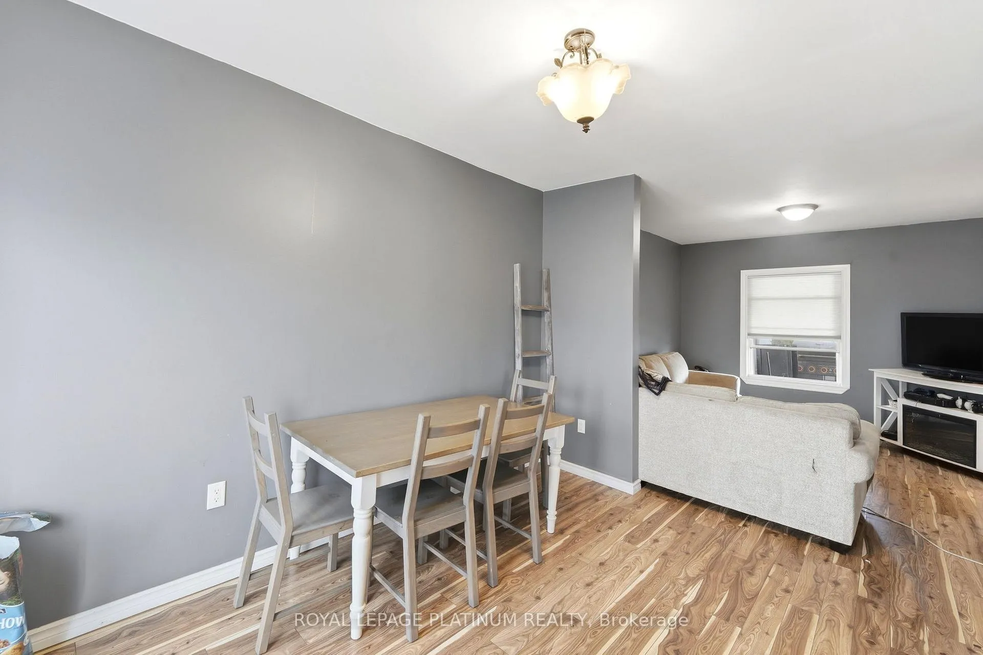 Photo 13 of 99 Robins Avenue, Hamilton, Crown Point — HOMEH