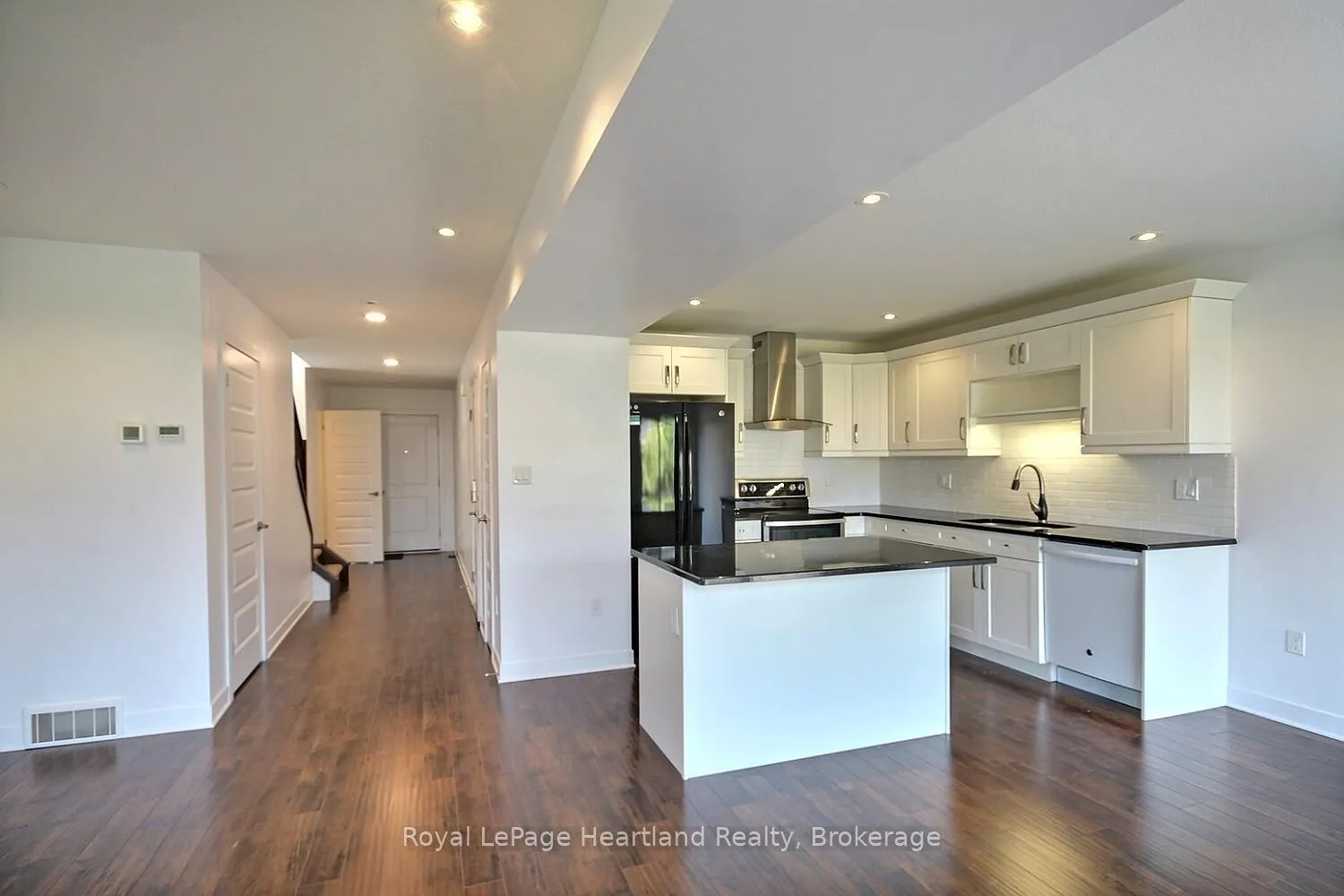 Photo 3 of 371 Beech Street, Lucan Biddulph, Lucan — HOMEH