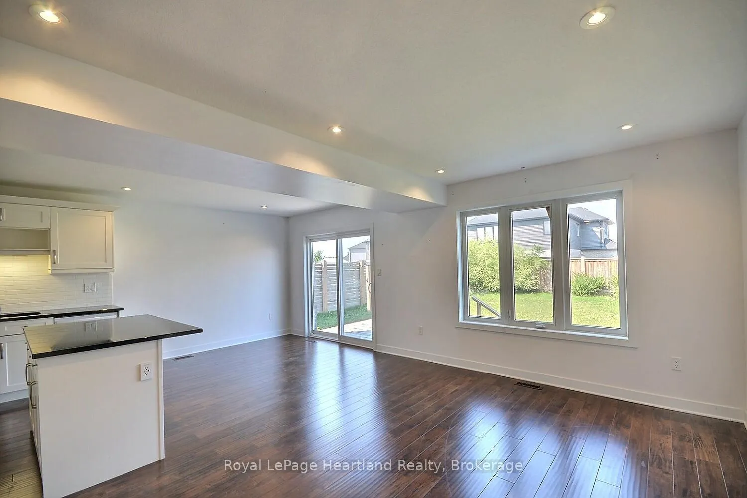 Photo 6 of 371 Beech Street, Lucan Biddulph, Lucan — HOMEH