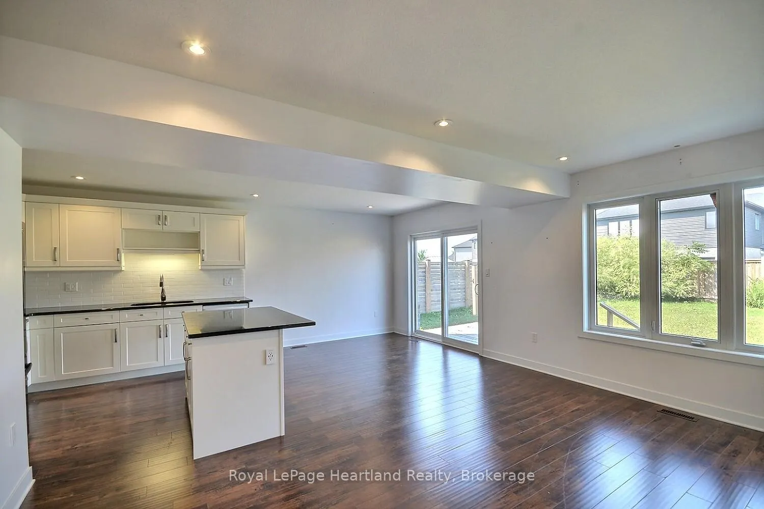Photo 7 of 371 Beech Street, Lucan Biddulph, Lucan — HOMEH