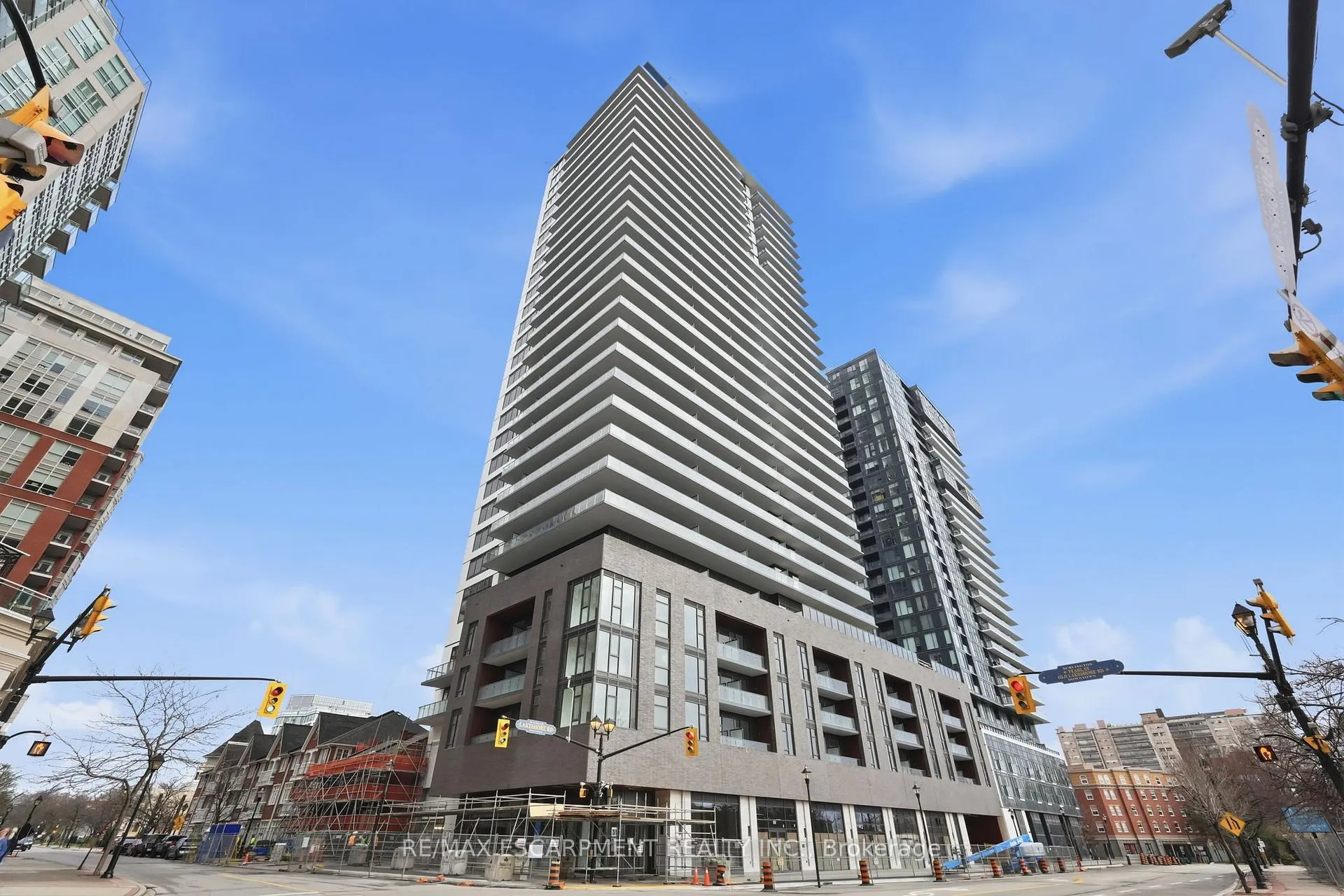 Front of Unit 606, 2075 Lakeshore Road
