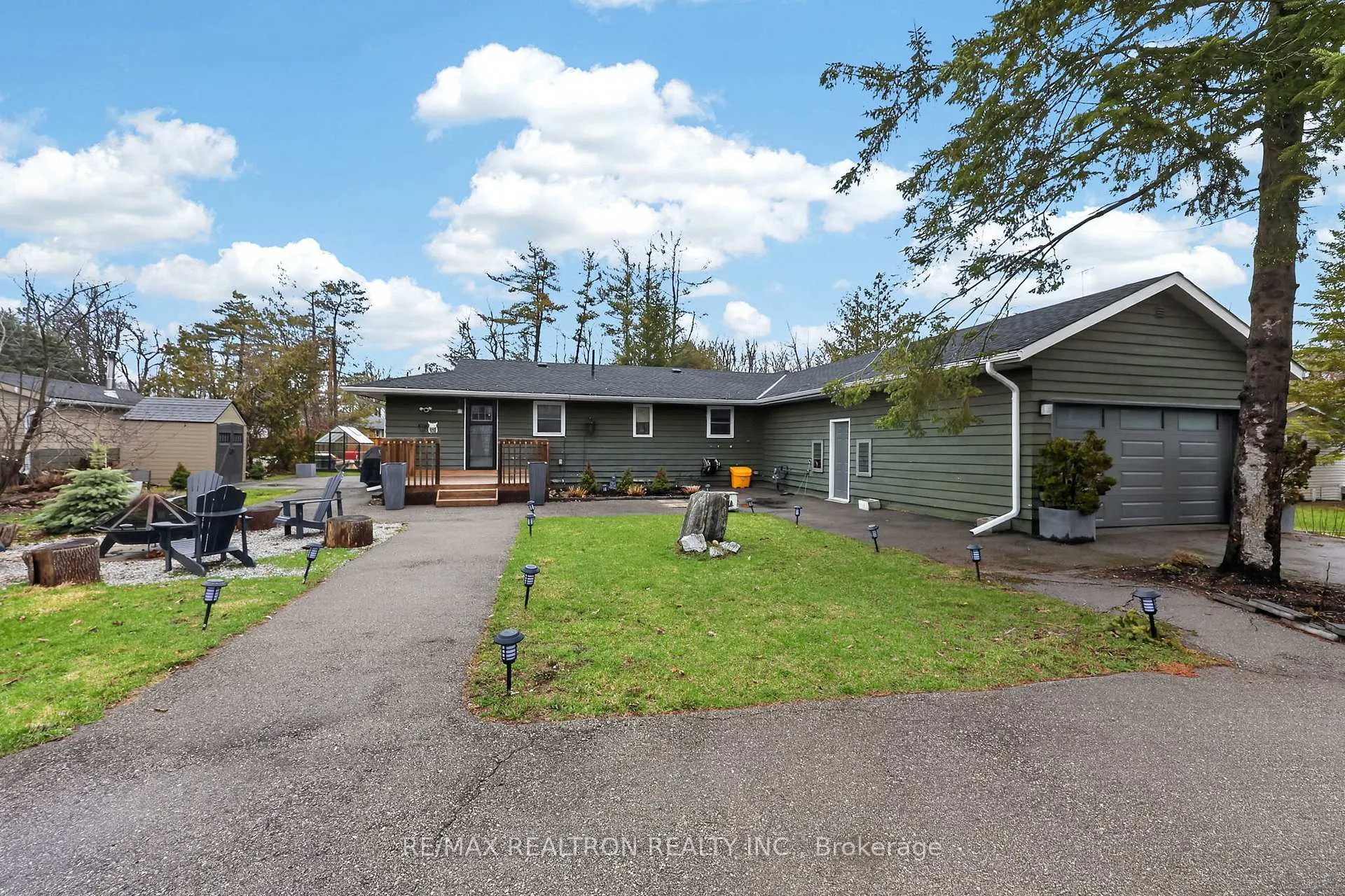 Photo 3 of 290 Big Bay Point Road, Innisfil, Rural Innisfil — HOMEH