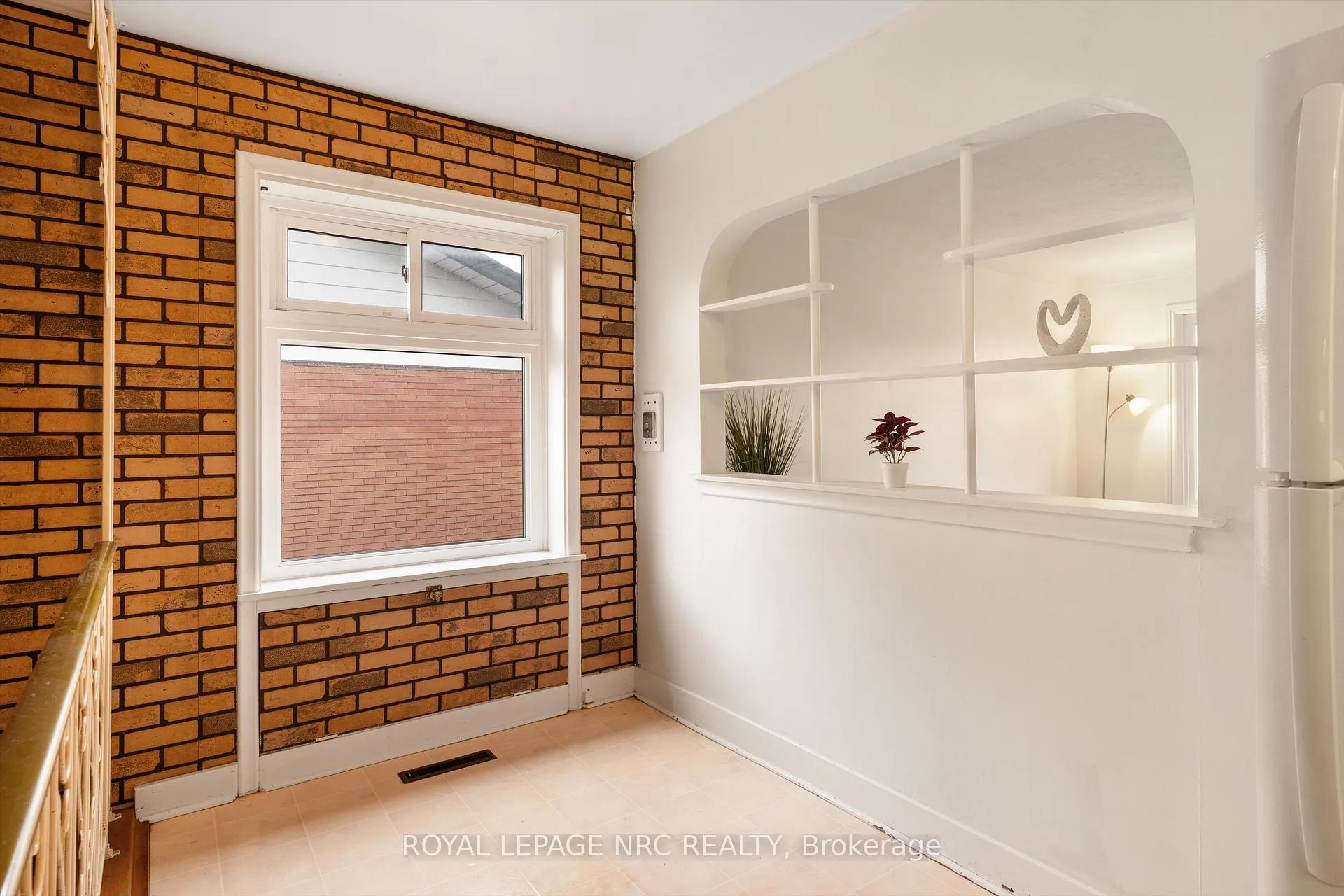 Photo 11 of 17 Milton Road, St. Catharines, E. Chester — HOMEH