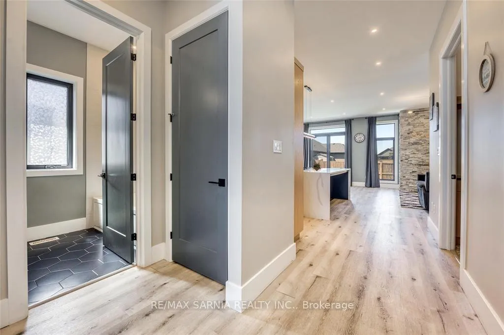 Photo 7 of 616 Mead Court, Sarnia — HOMEH