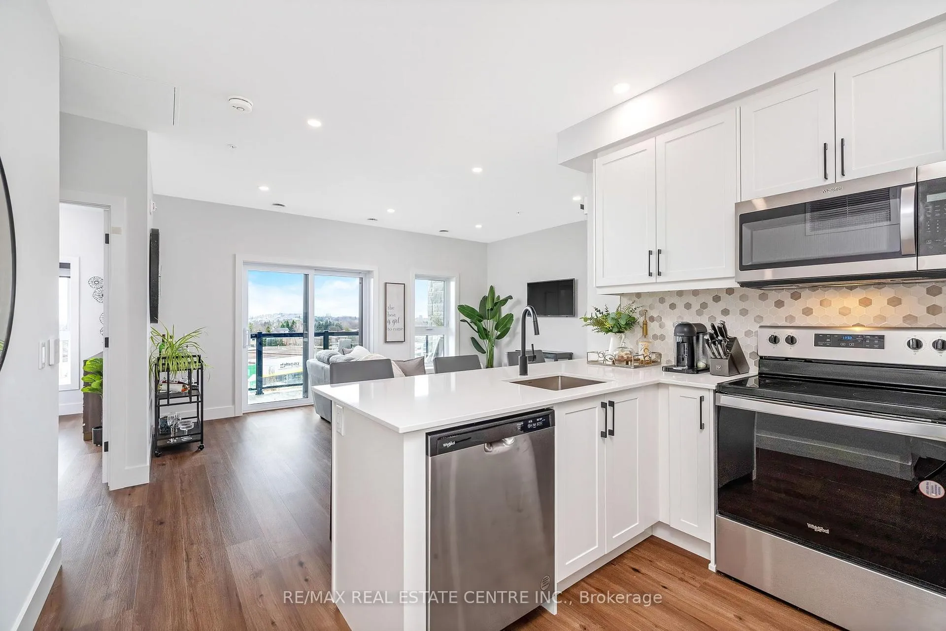 Photo 6 of 1000 Lackner Place, Kitchener — HOMEH