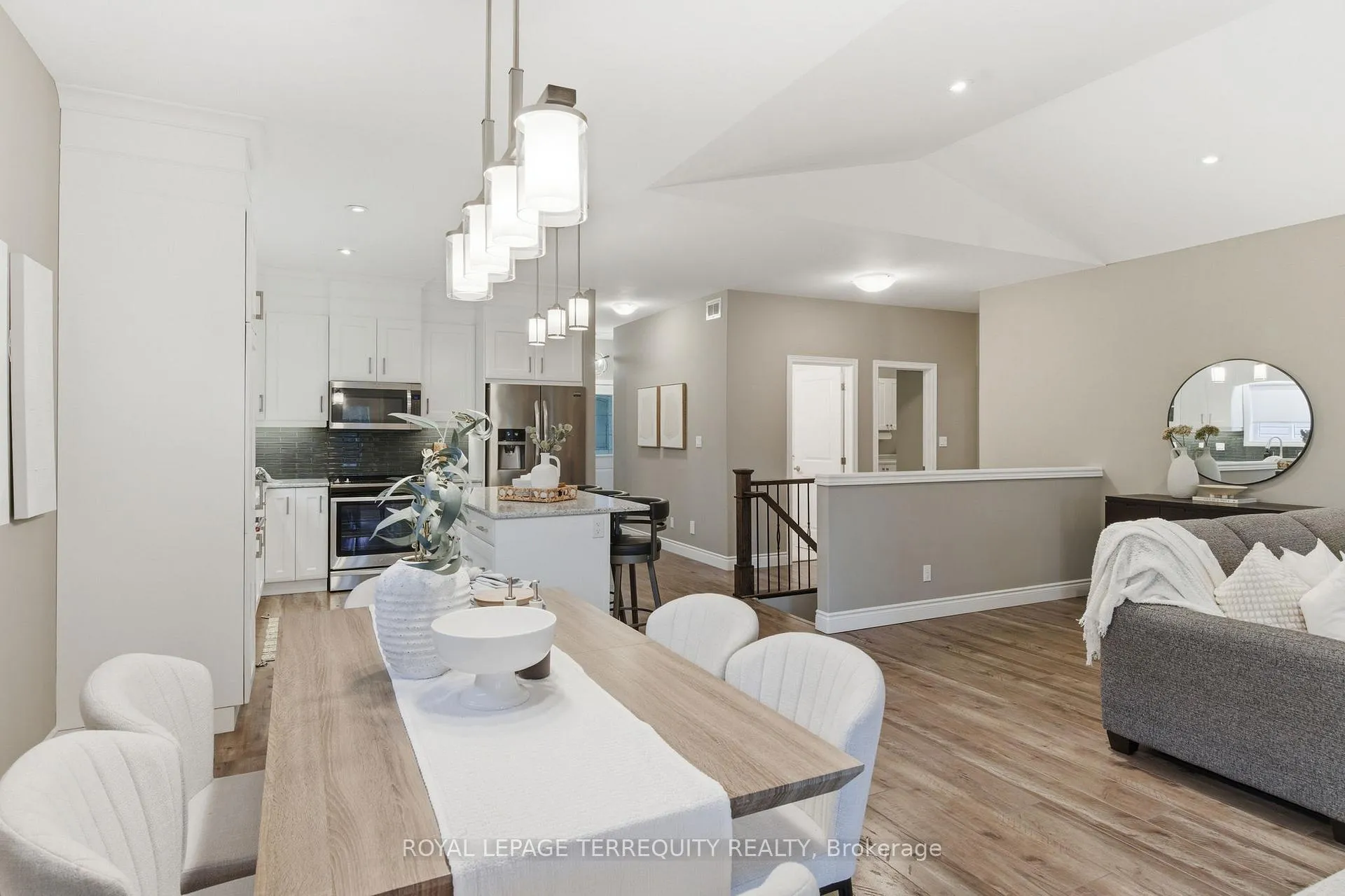 Photo 15 of 32 Birchmount Street, Quinte West, Murray Ward — HOMEH