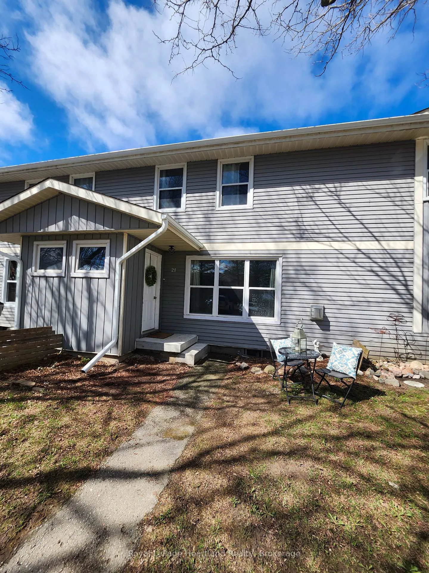 Photo 1 of 21 St Charles Place, Huron East, Vanastra — HOMEH