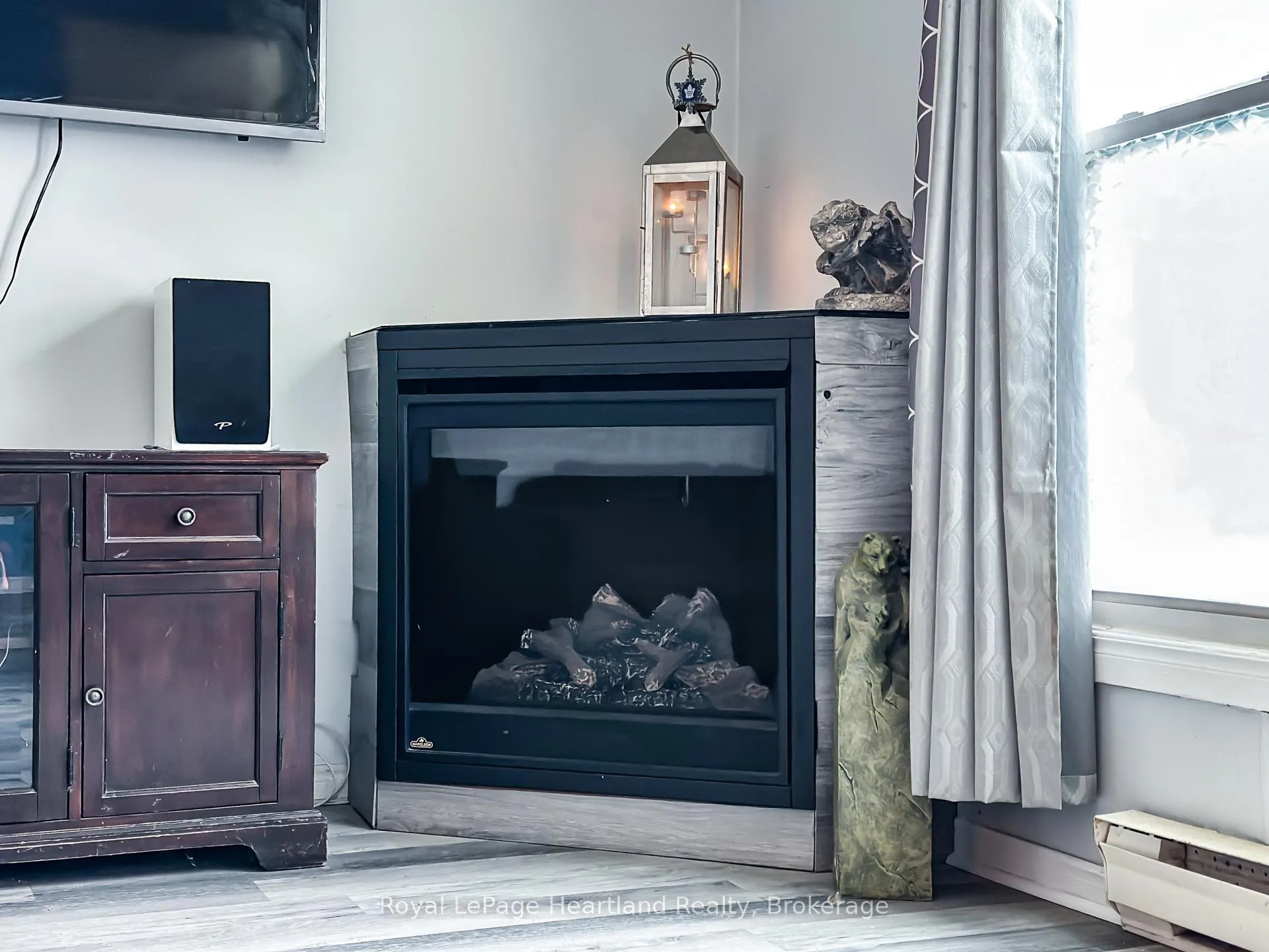 Photo 5 of 21 St Charles Place, Huron East, Vanastra — HOMEH