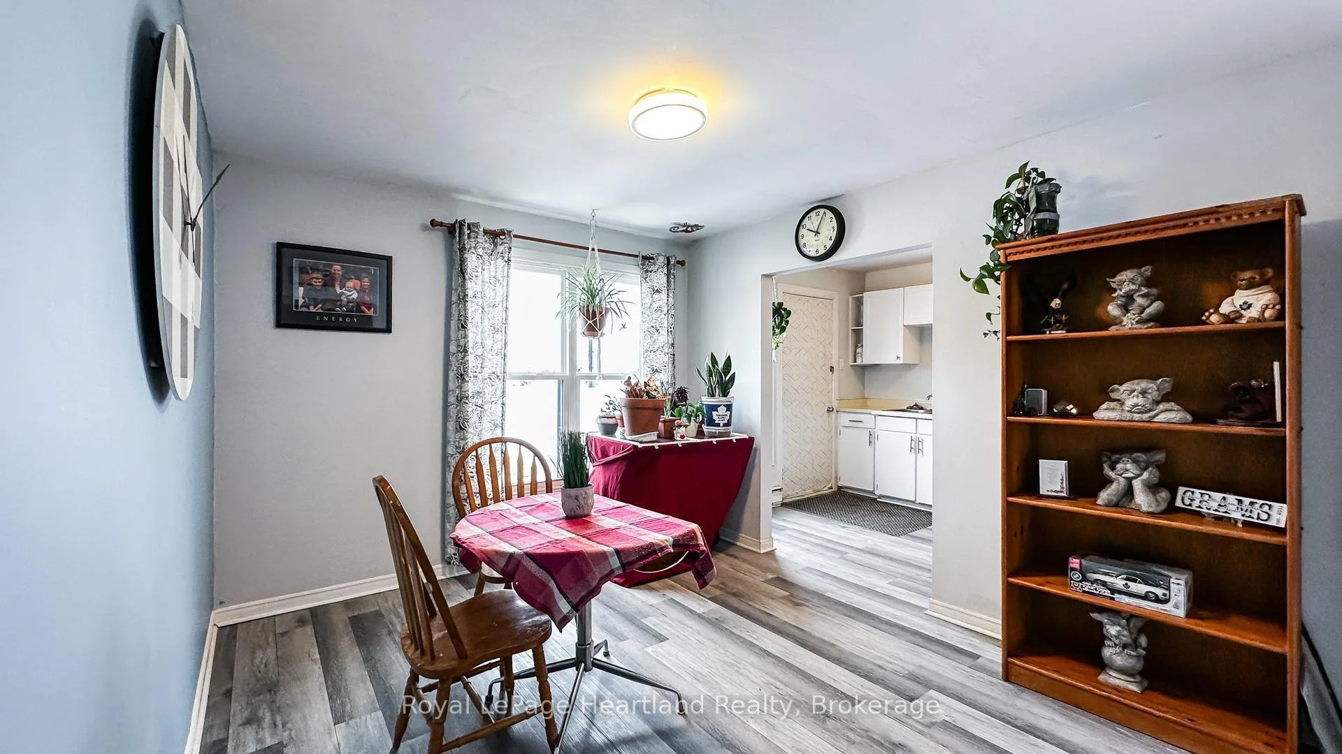 Photo 8 of 21 St Charles Place, Huron East, Vanastra — HOMEH