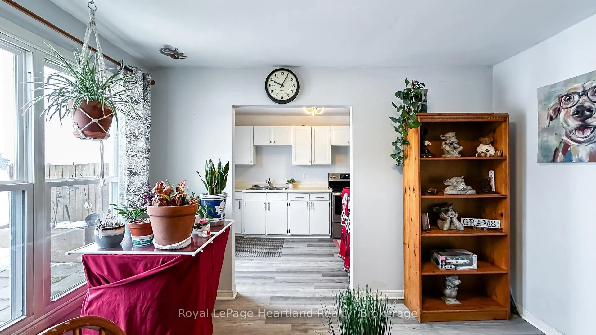 Photo 9 of 21 St Charles Place, Huron East, Vanastra — HOMEH