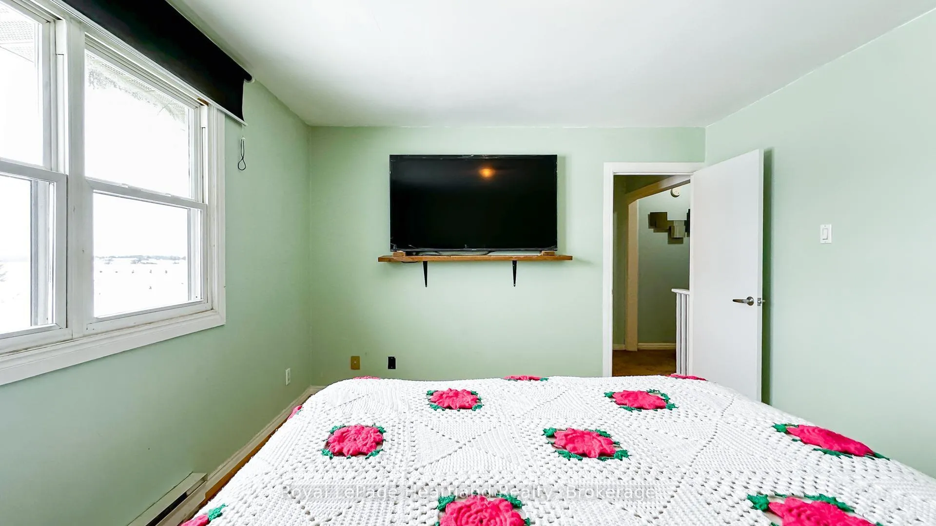Photo 18 of 21 St Charles Place, Huron East, Vanastra — HOMEH