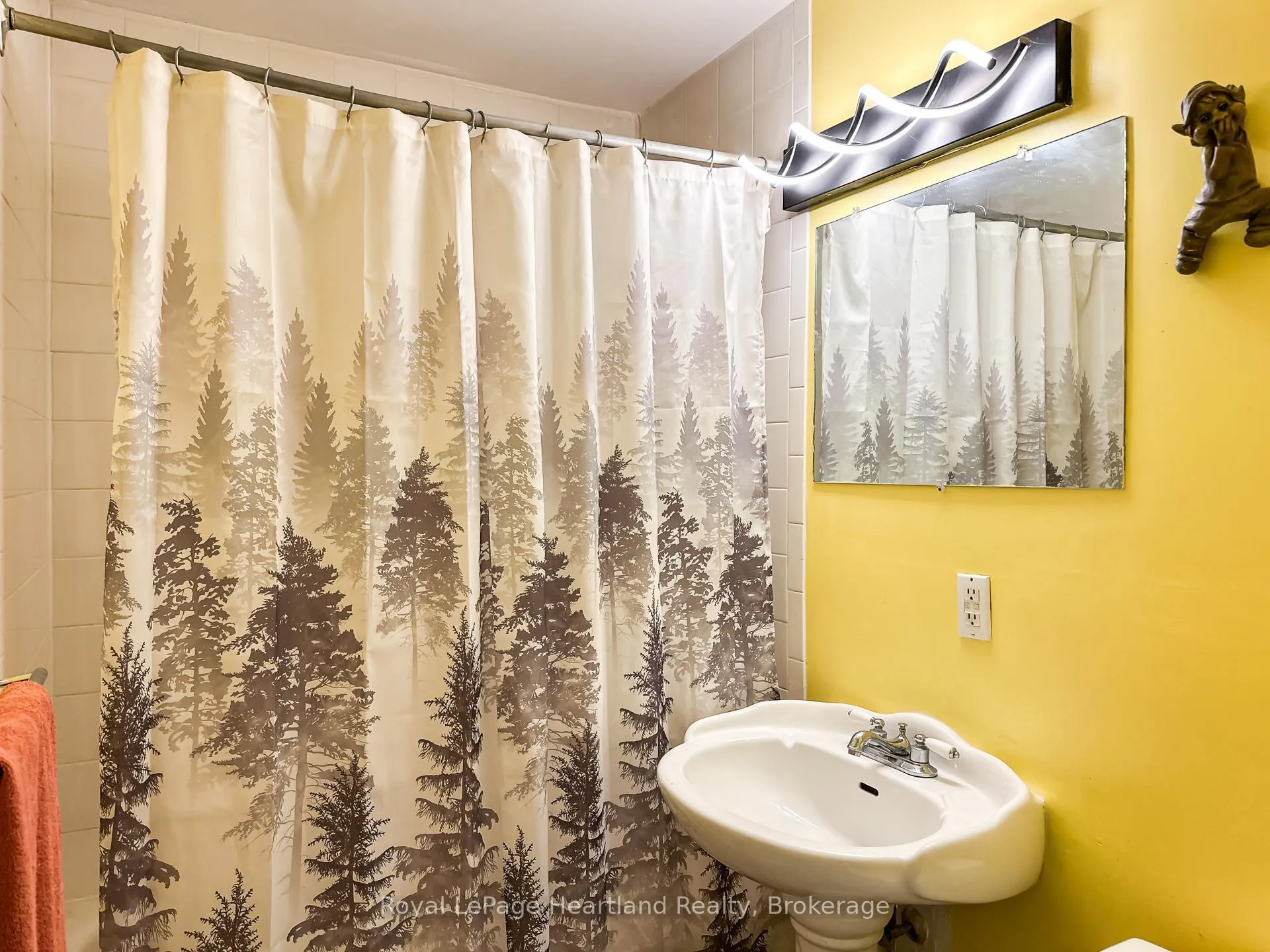 Photo 19 of 21 St Charles Place, Huron East, Vanastra — HOMEH