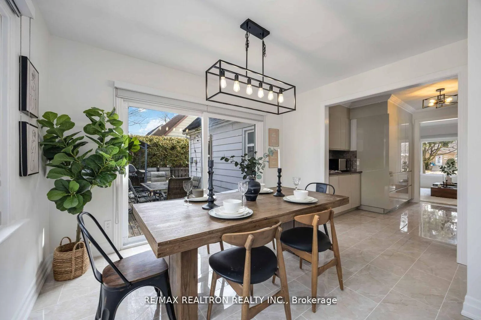 Photo 9 of 40 Highland Park Boulevard, Markham, Grandview — HOMEH