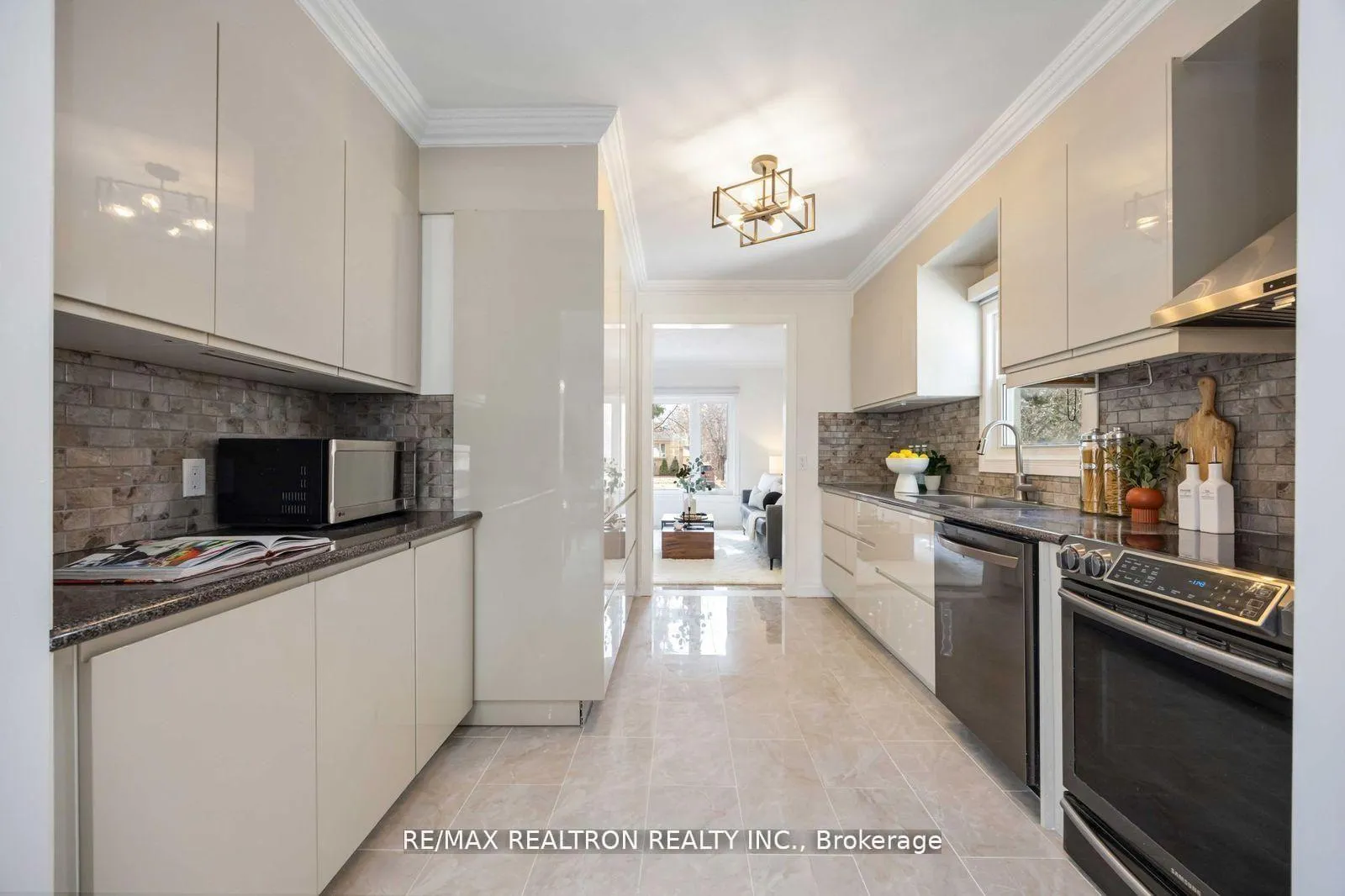 Photo 13 of 40 Highland Park Boulevard, Markham, Grandview — HOMEH