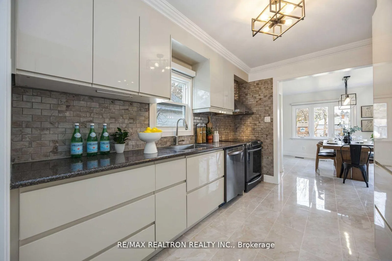 Photo 14 of 40 Highland Park Boulevard, Markham, Grandview — HOMEH