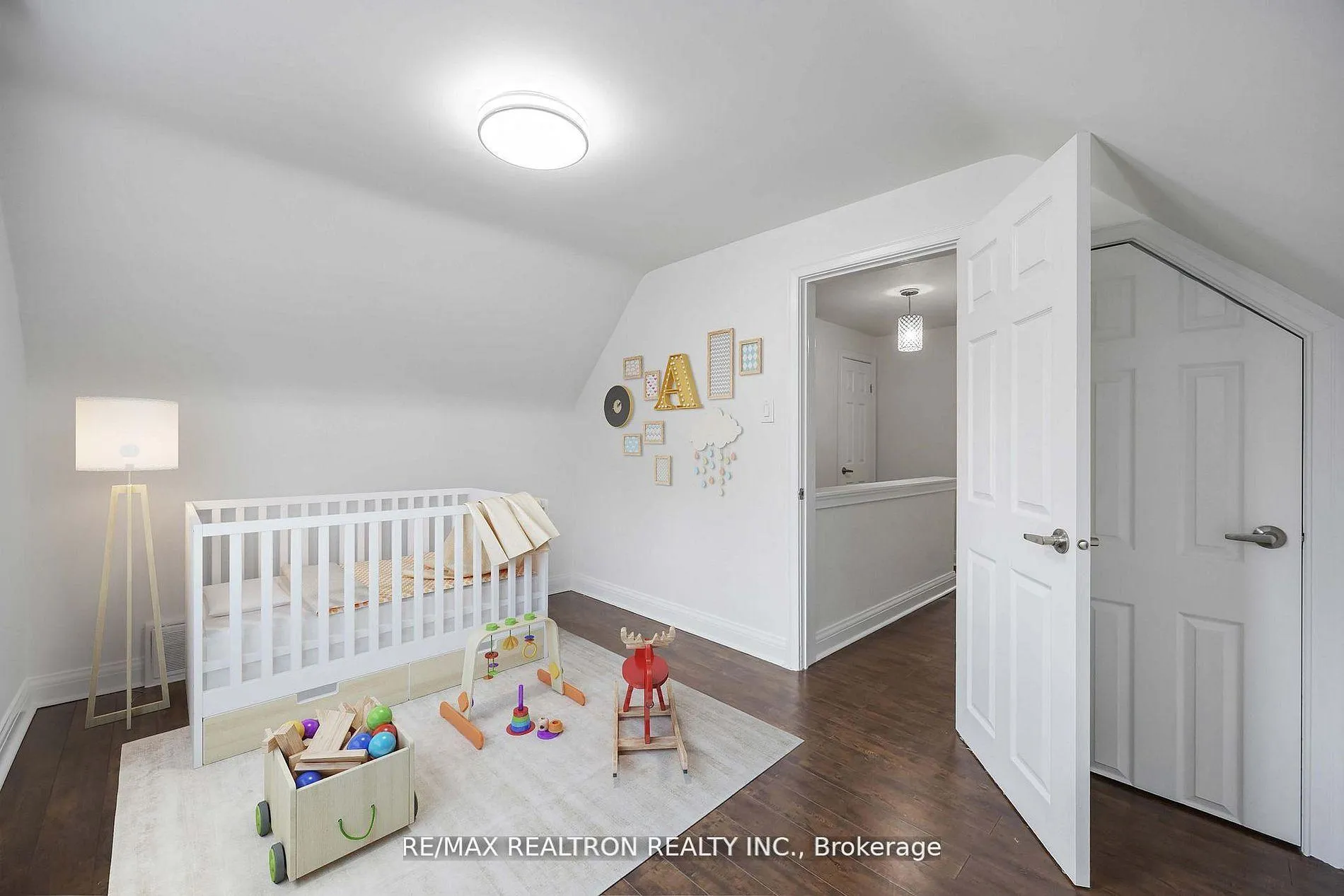 Photo 28 of 40 Highland Park Boulevard, Markham, Grandview — HOMEH