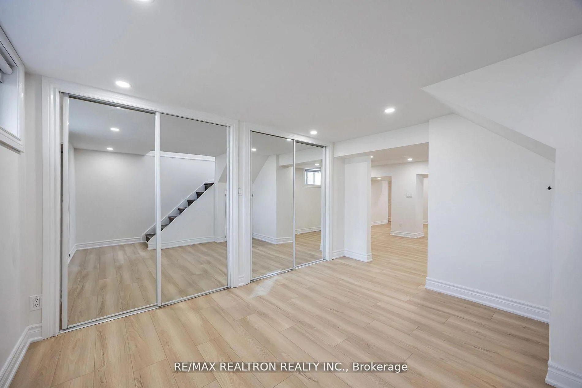 Photo 33 of 40 Highland Park Boulevard, Markham, Grandview — HOMEH