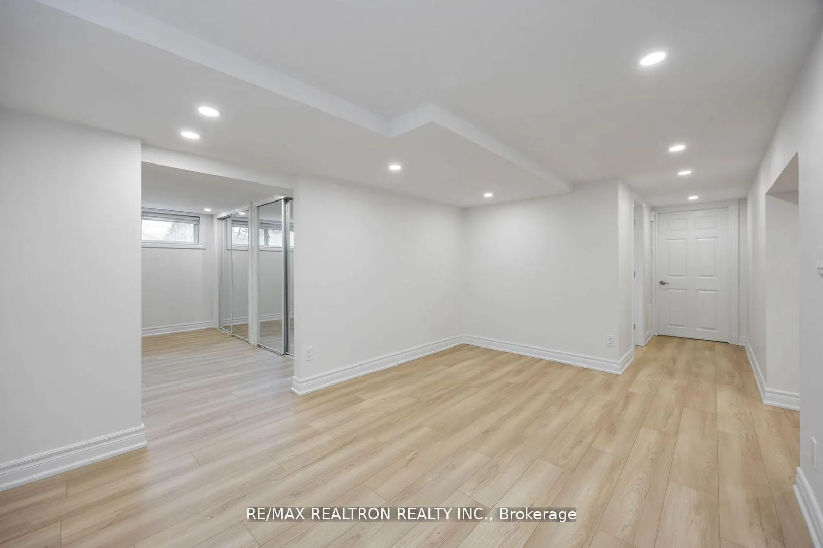 Photo 34 of 40 Highland Park Boulevard, Markham, Grandview — HOMEH