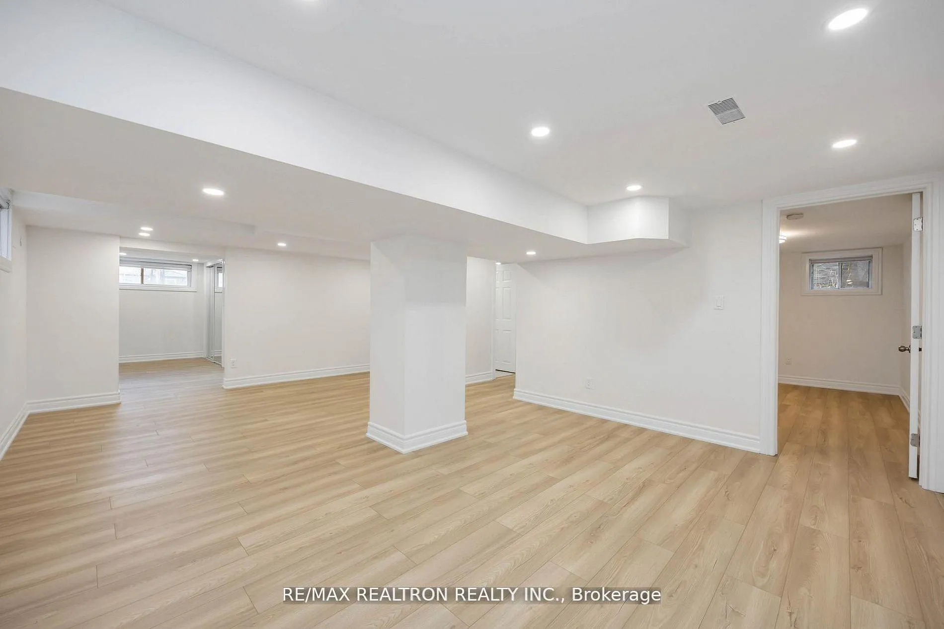 Photo 36 of 40 Highland Park Boulevard, Markham, Grandview — HOMEH