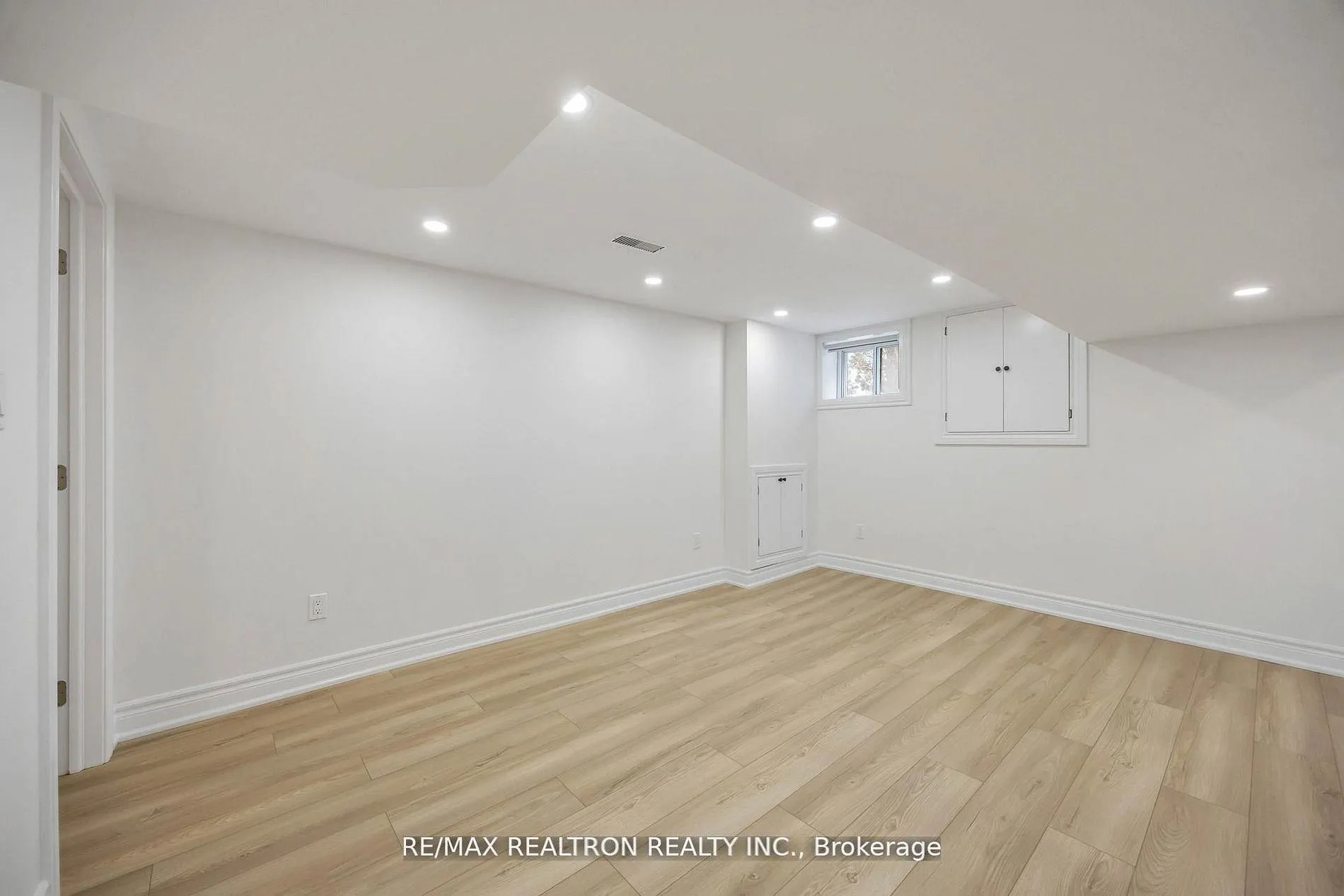 Photo 38 of 40 Highland Park Boulevard, Markham, Grandview — HOMEH