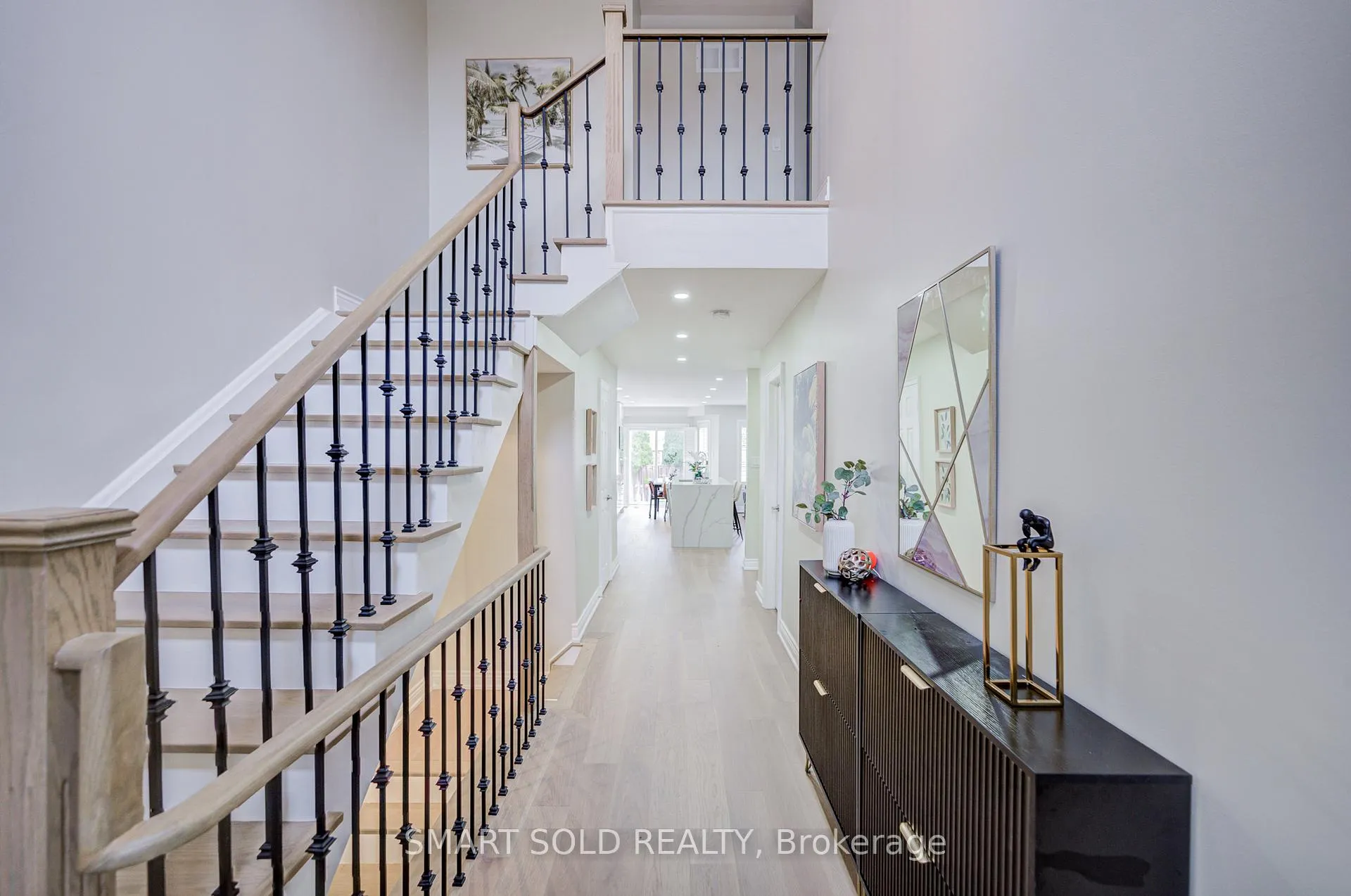 Photo 4 of 53 Cassia Crescent, Vaughan, Maple — HOMEH