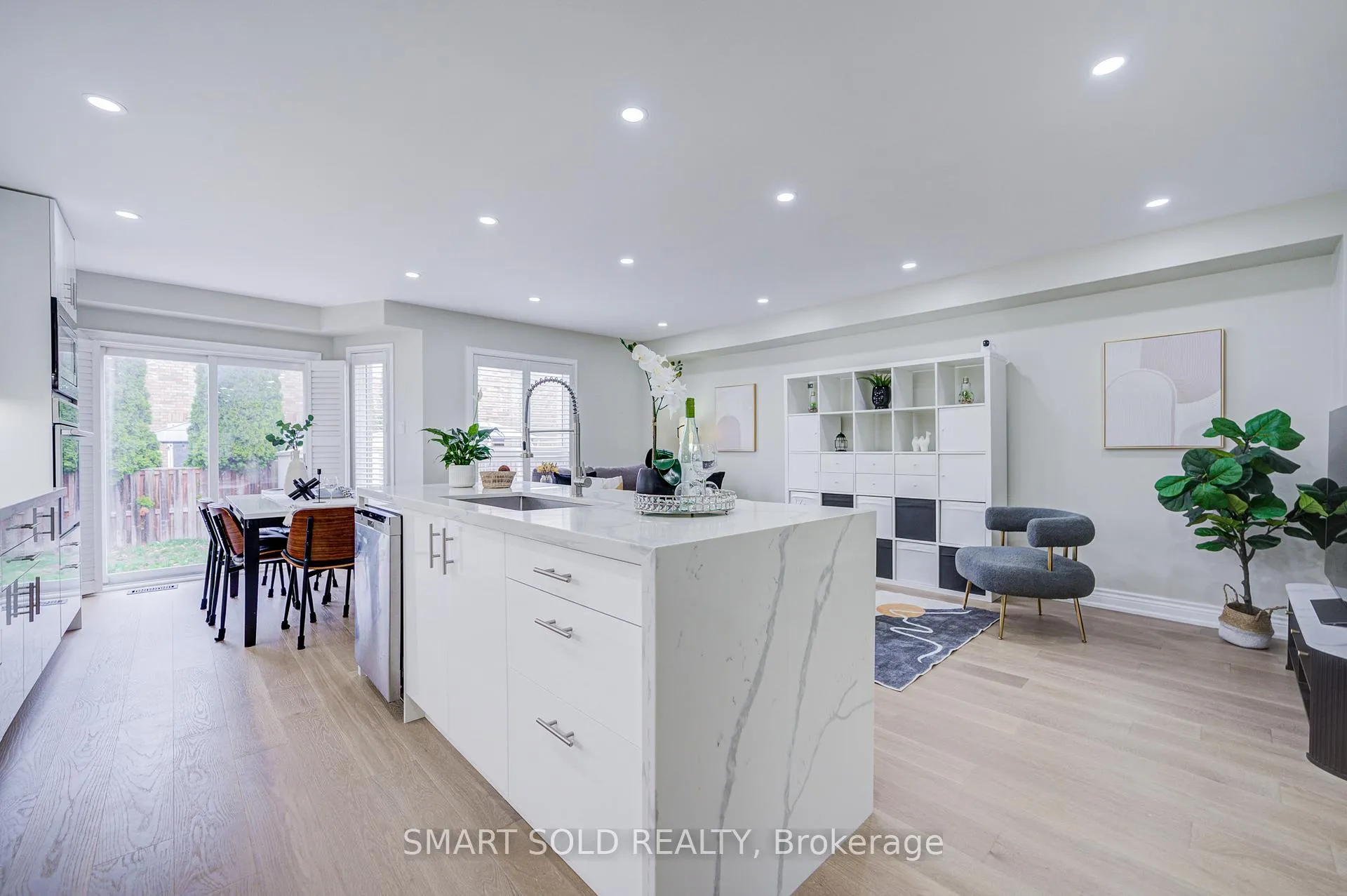 Photo 5 of 53 Cassia Crescent, Vaughan, Maple — HOMEH