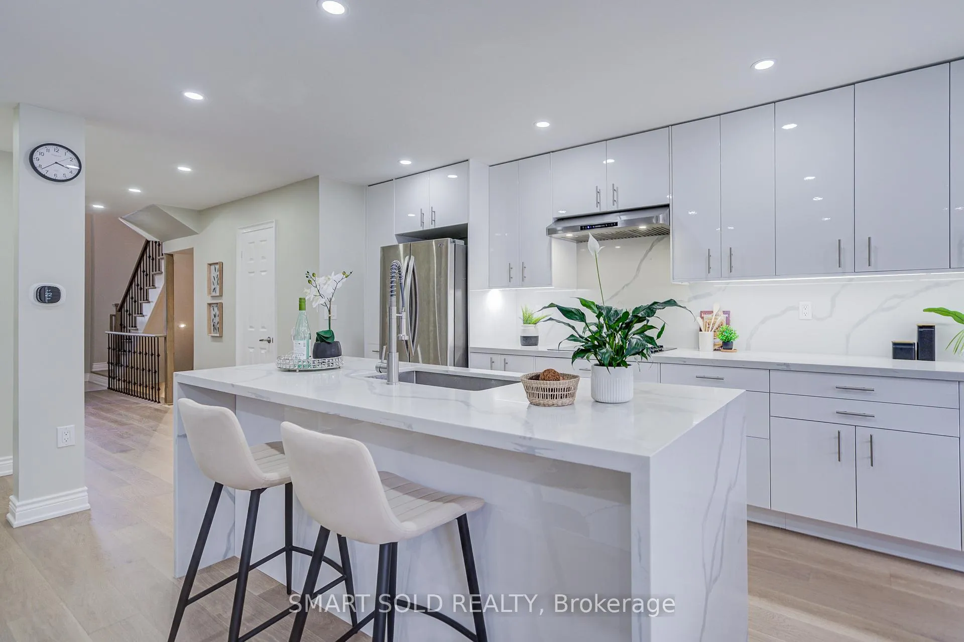Photo 10 of 53 Cassia Crescent, Vaughan, Maple — HOMEH