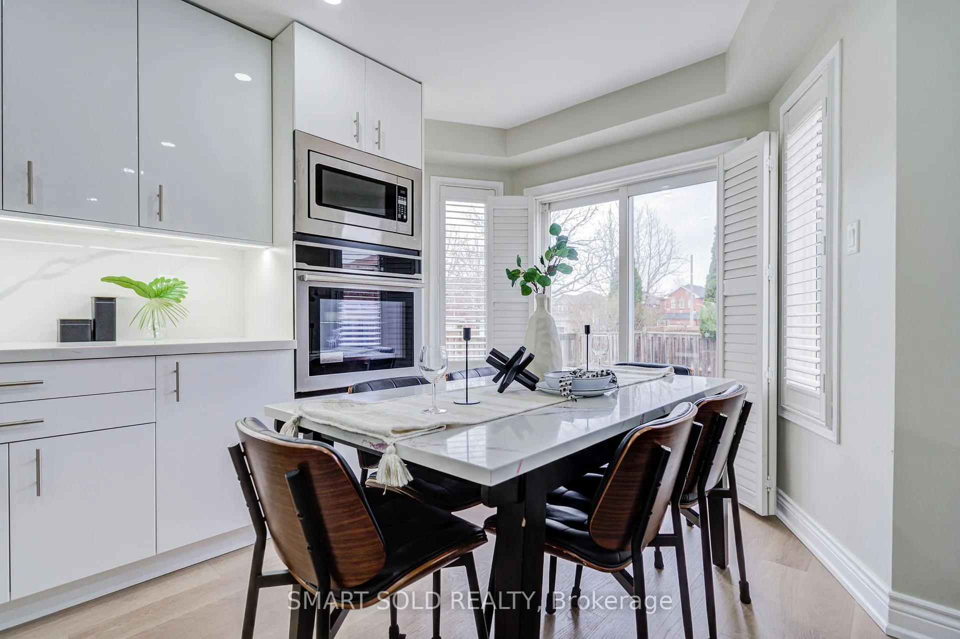 Photo 15 of 53 Cassia Crescent, Vaughan, Maple — HOMEH