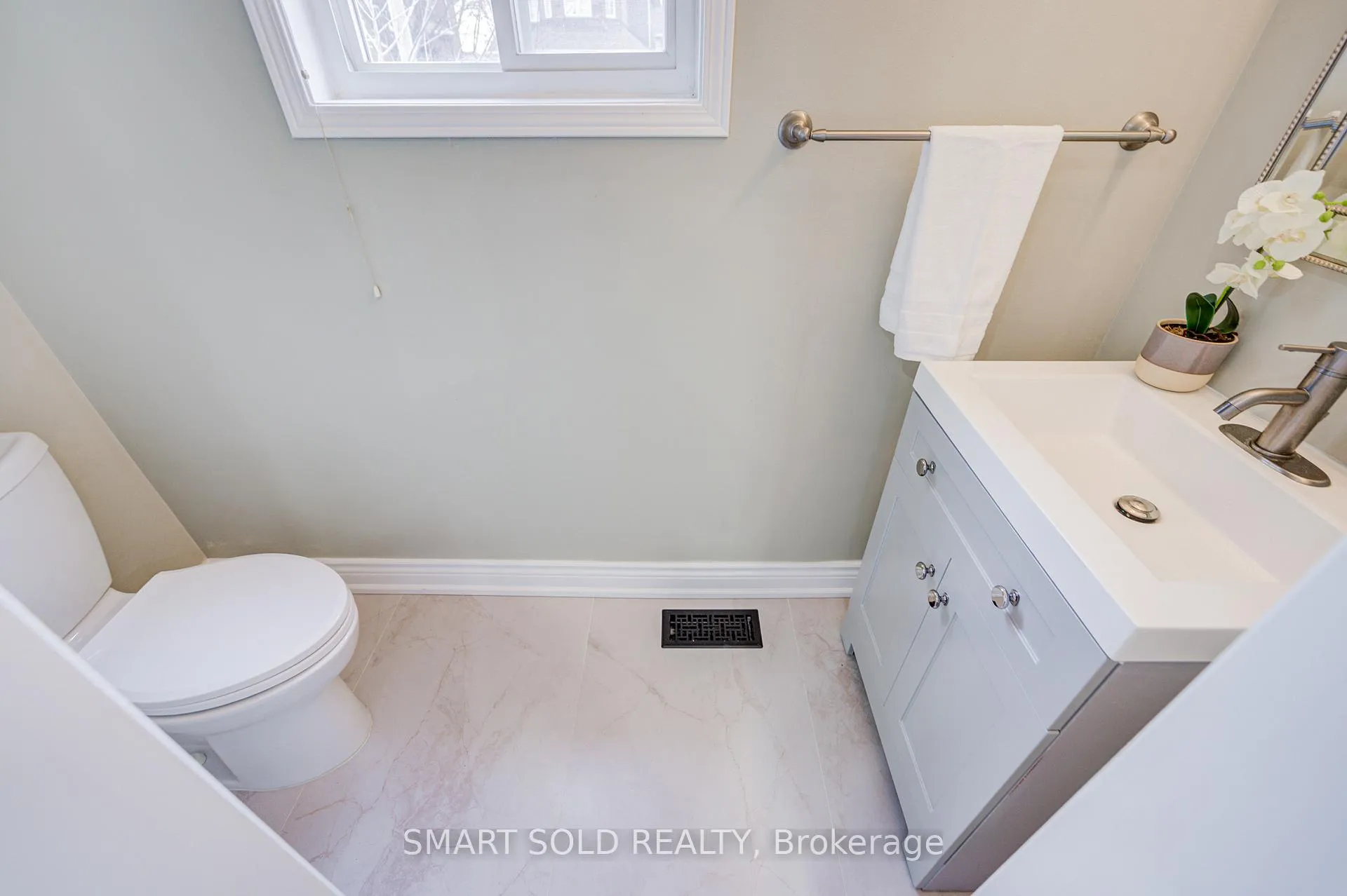 Photo 16 of 53 Cassia Crescent, Vaughan, Maple — HOMEH