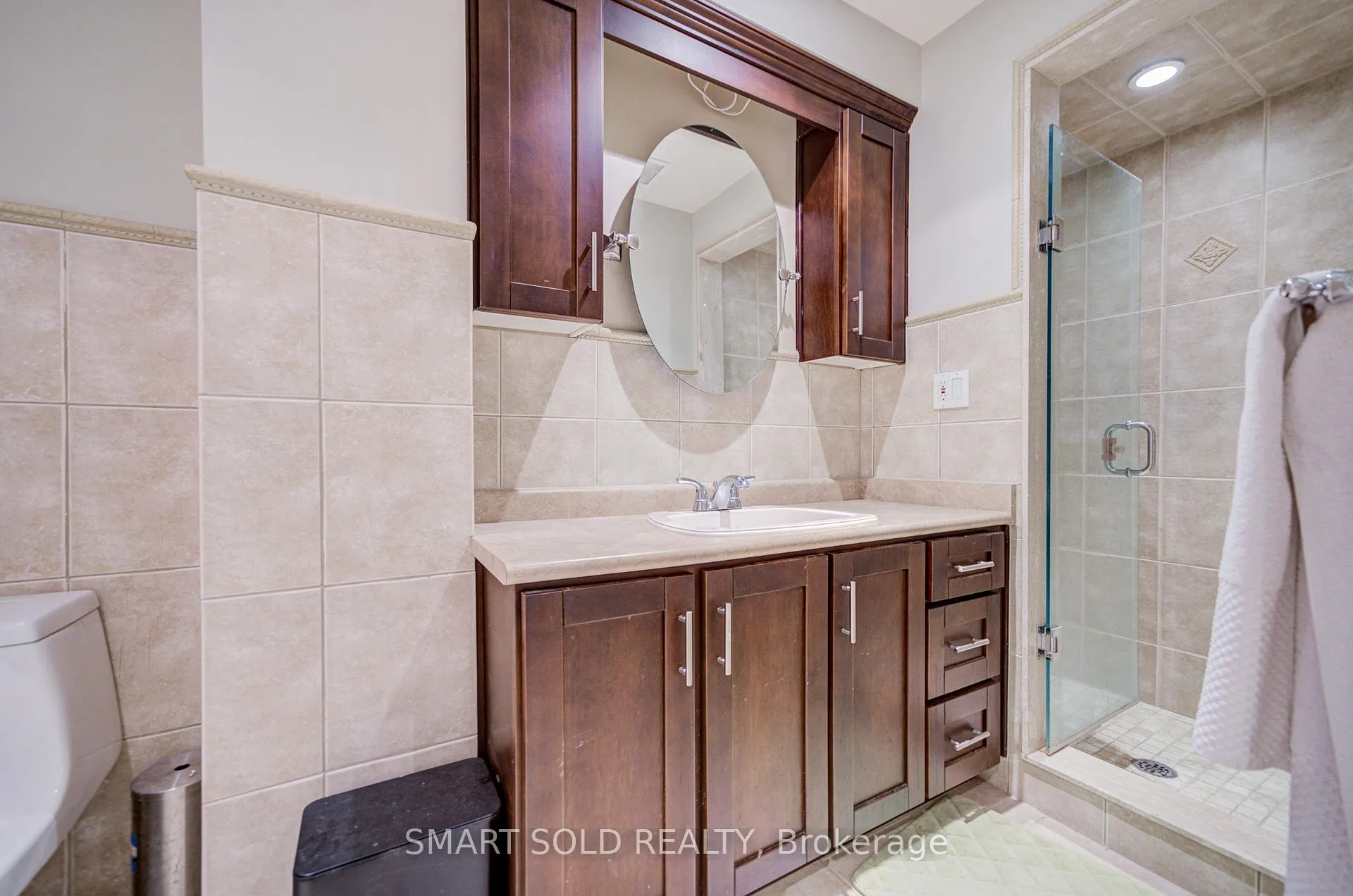 Photo 35 of 53 Cassia Crescent, Vaughan, Maple — HOMEH