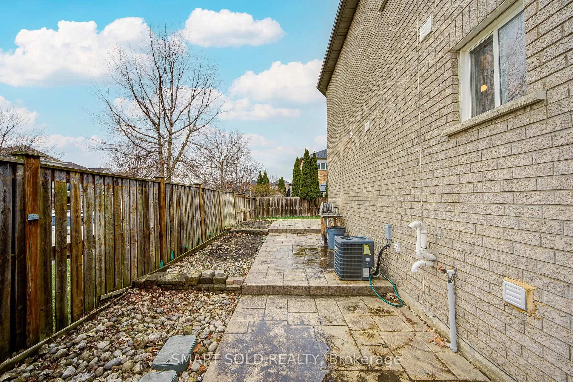 Photo 38 of 53 Cassia Crescent, Vaughan, Maple — HOMEH