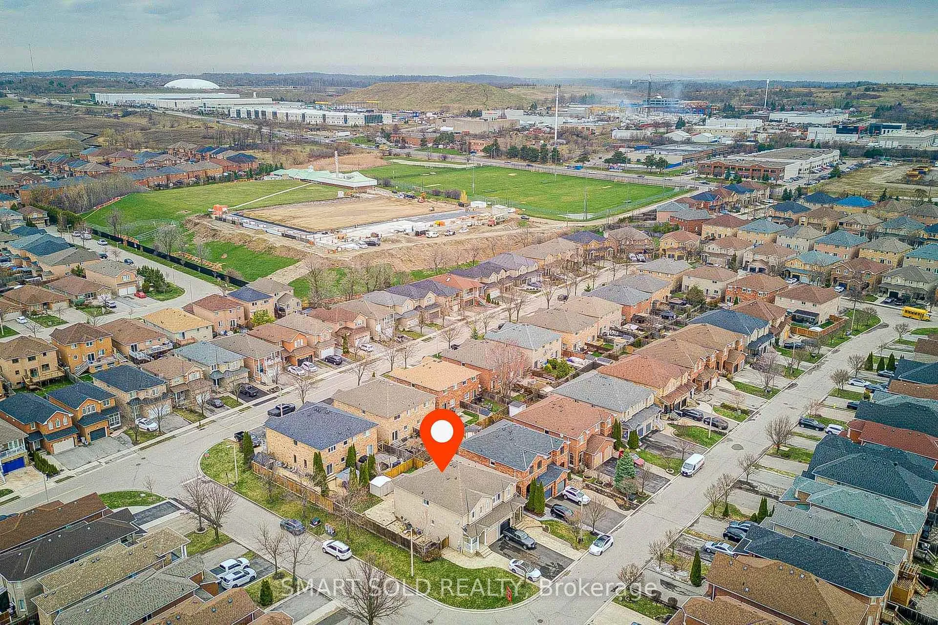 Photo 43 of 53 Cassia Crescent, Vaughan, Maple — HOMEH