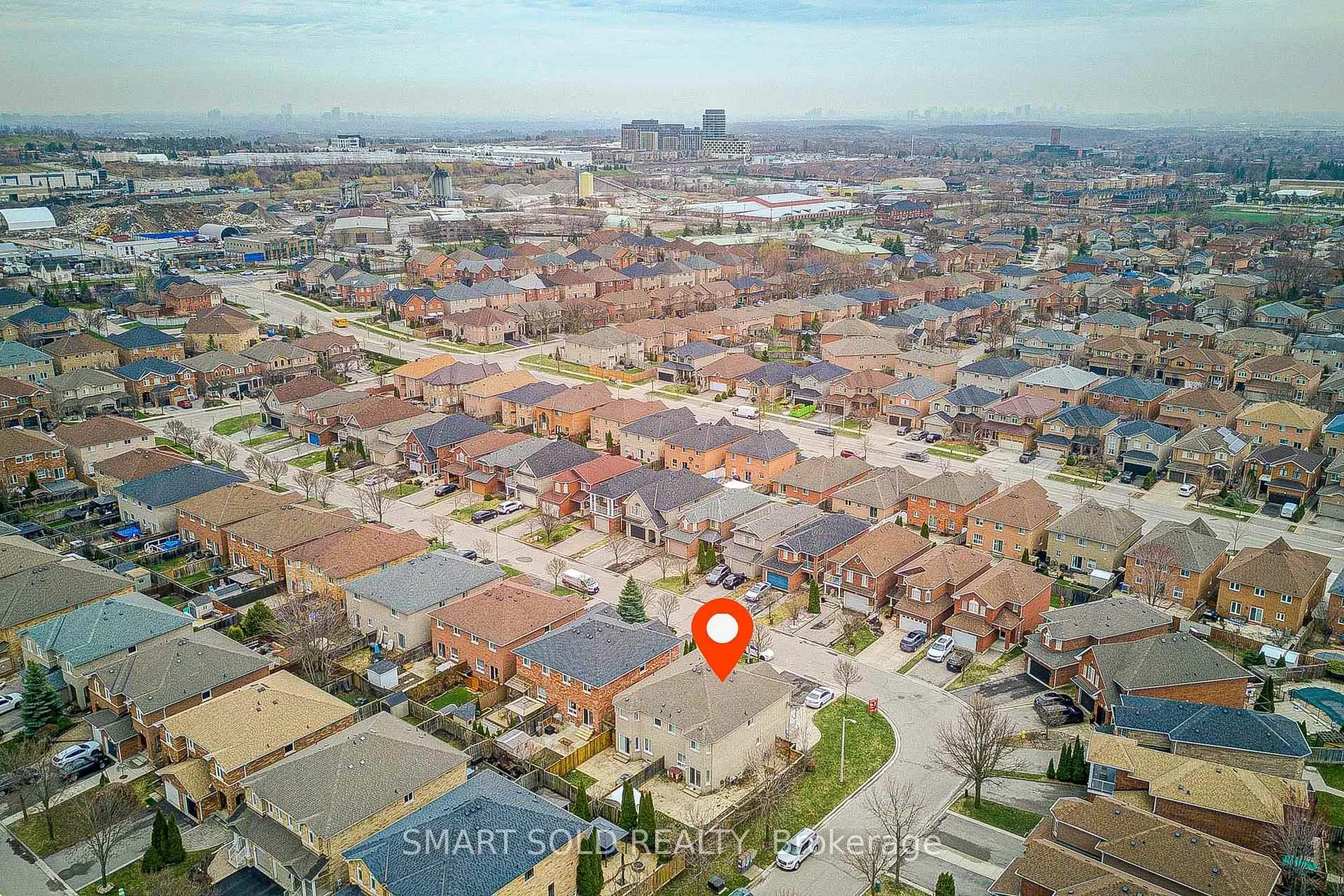Photo 44 of 53 Cassia Crescent, Vaughan, Maple — HOMEH