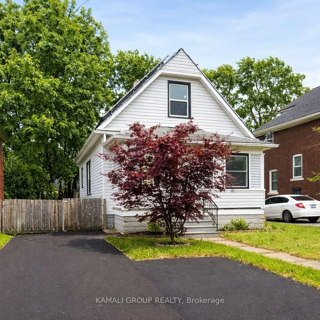 Photo 2 of Unit MAIN, 4554 Third Avenue, Niagara Falls, Cherrywood — HOMEH