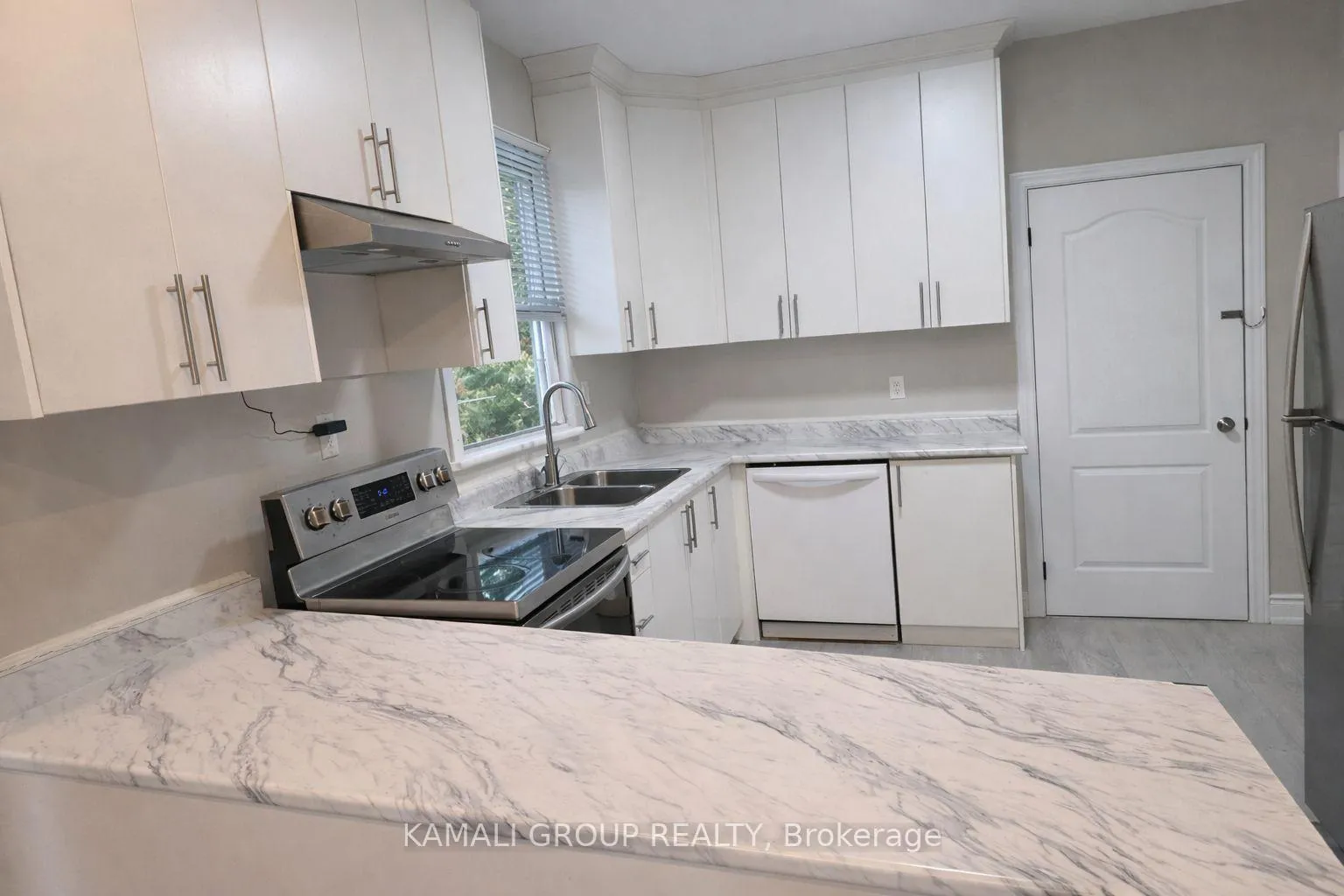 Photo 5 of Unit MAIN, 4554 Third Avenue, Niagara Falls, Cherrywood — HOMEH